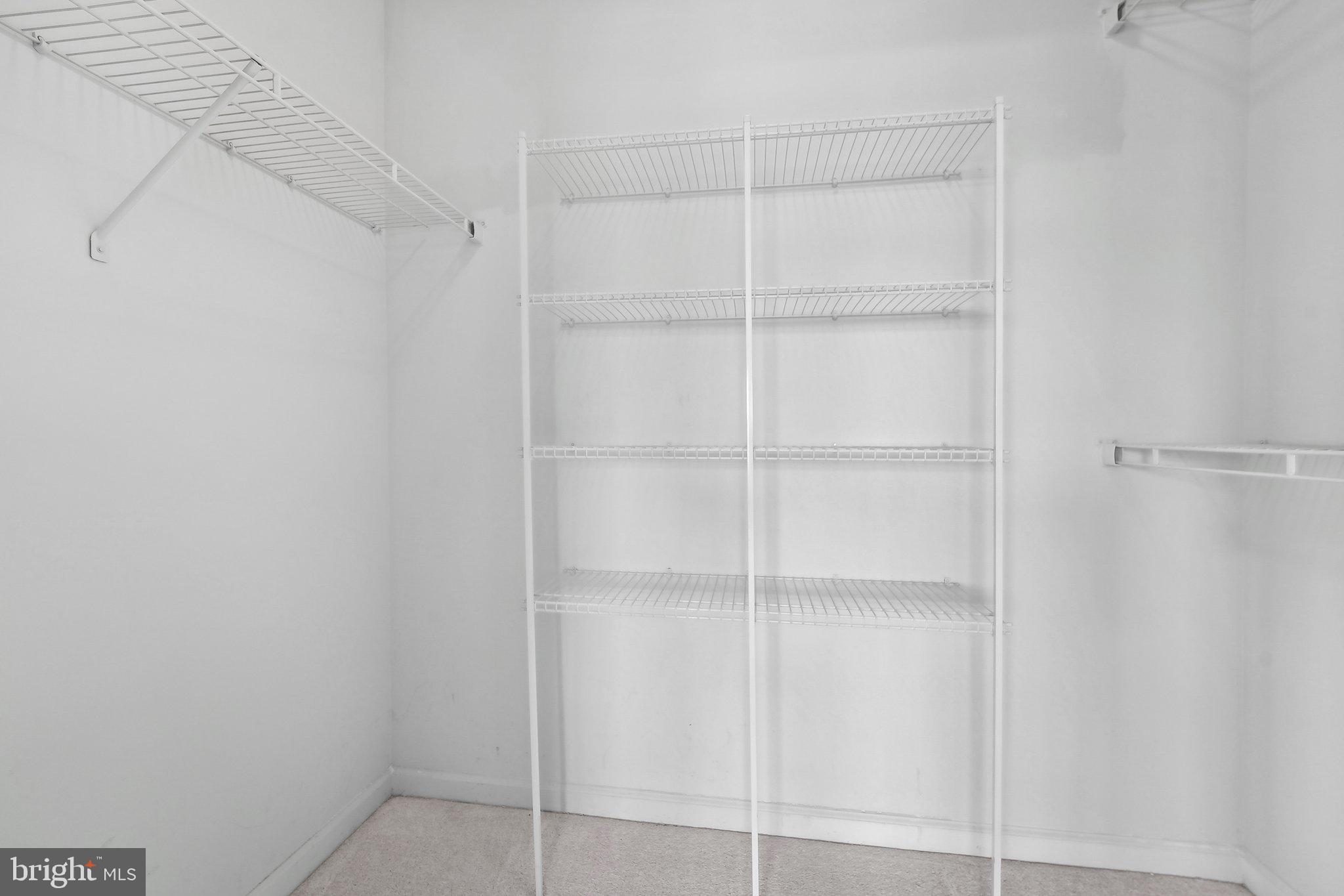 MARKET SQUARE - Residential