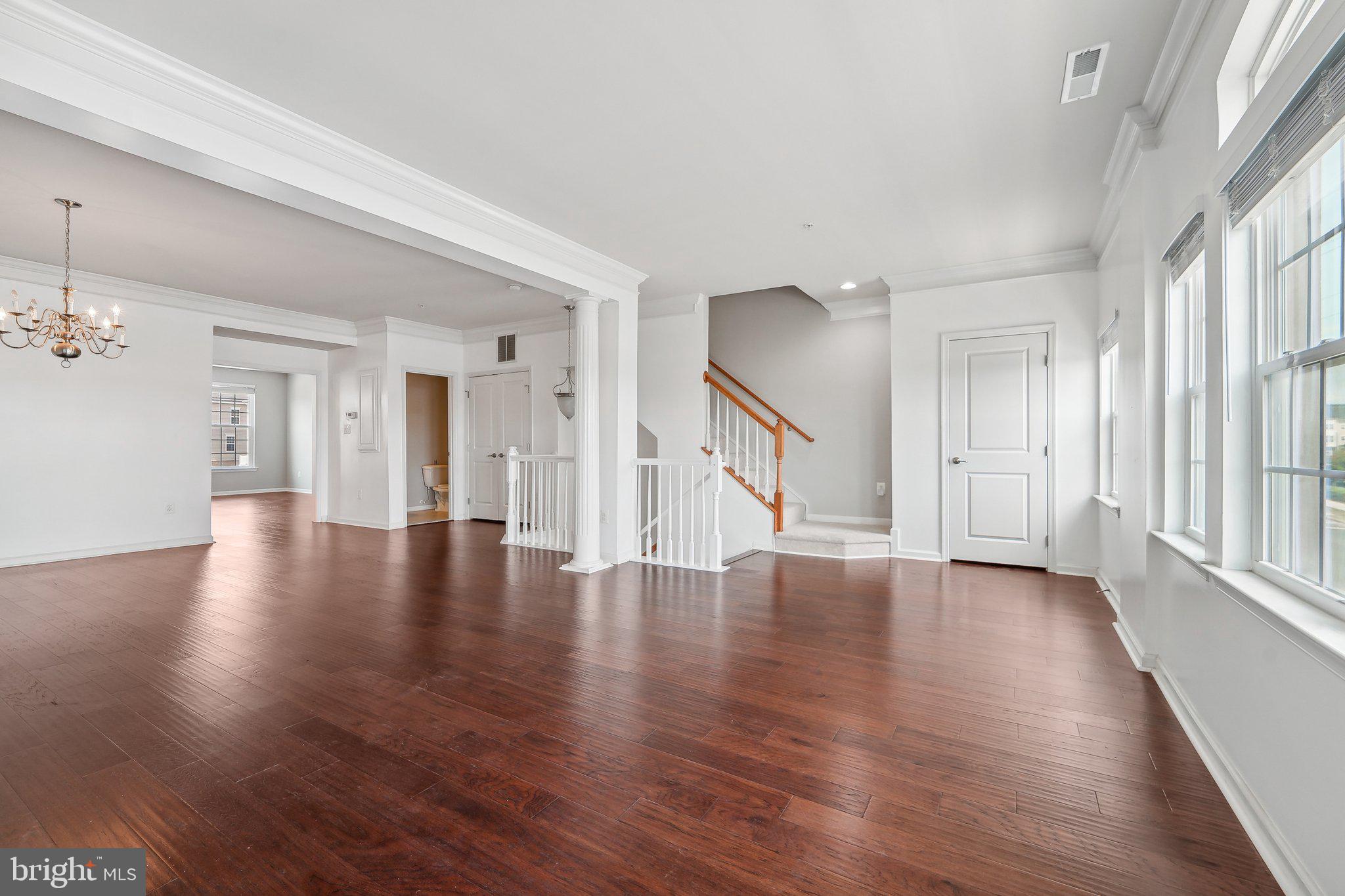 MARKET SQUARE - Residential