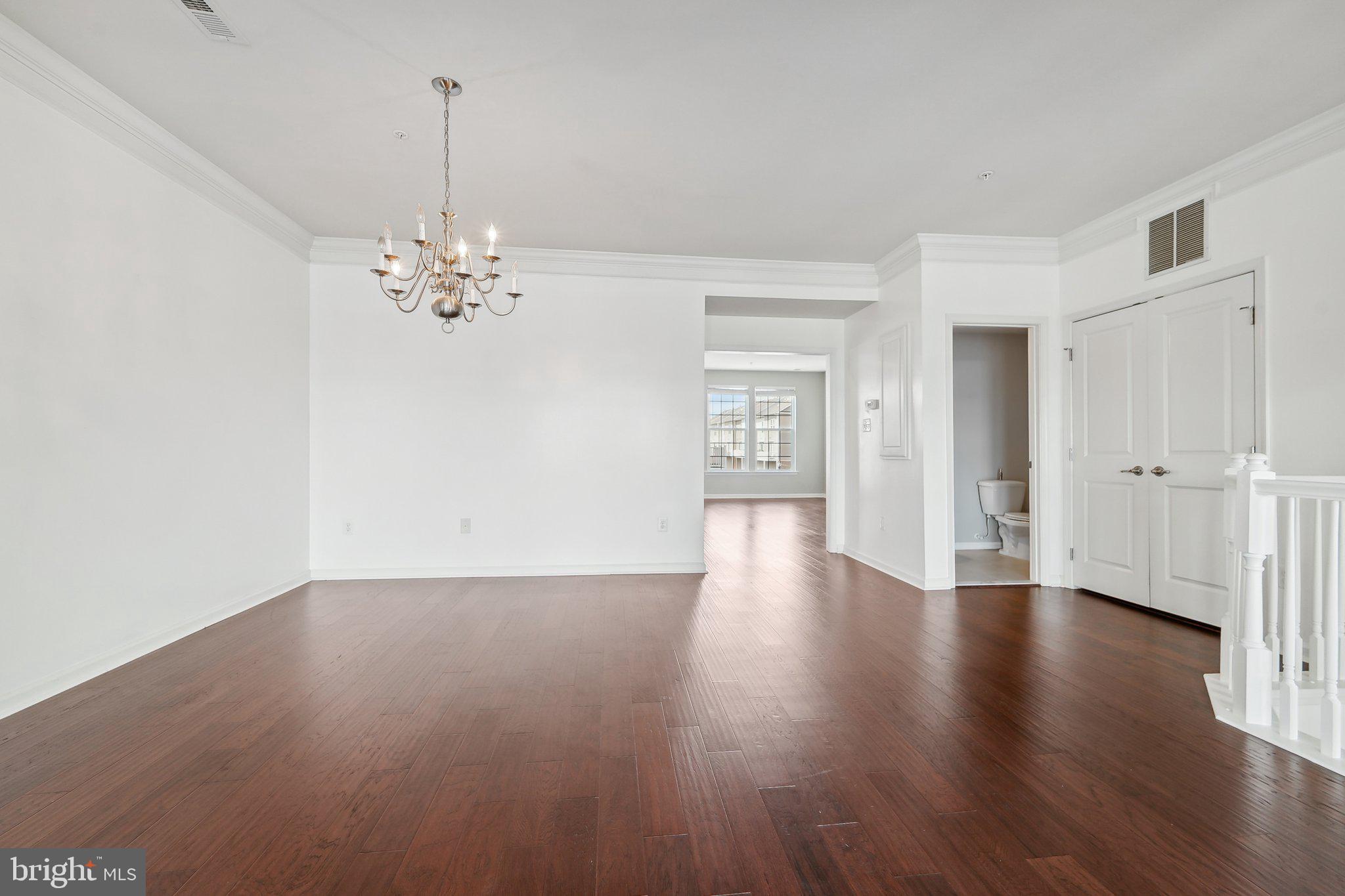 MARKET SQUARE - Residential