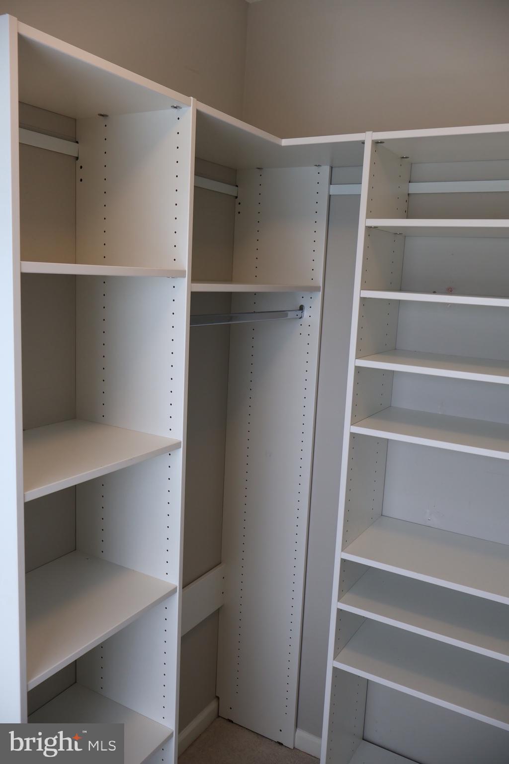 MARKET SQUARE - Residential