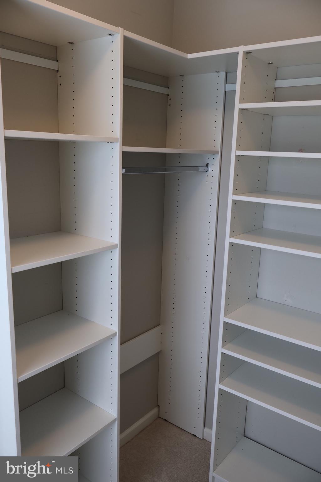 MARKET SQUARE - Residential