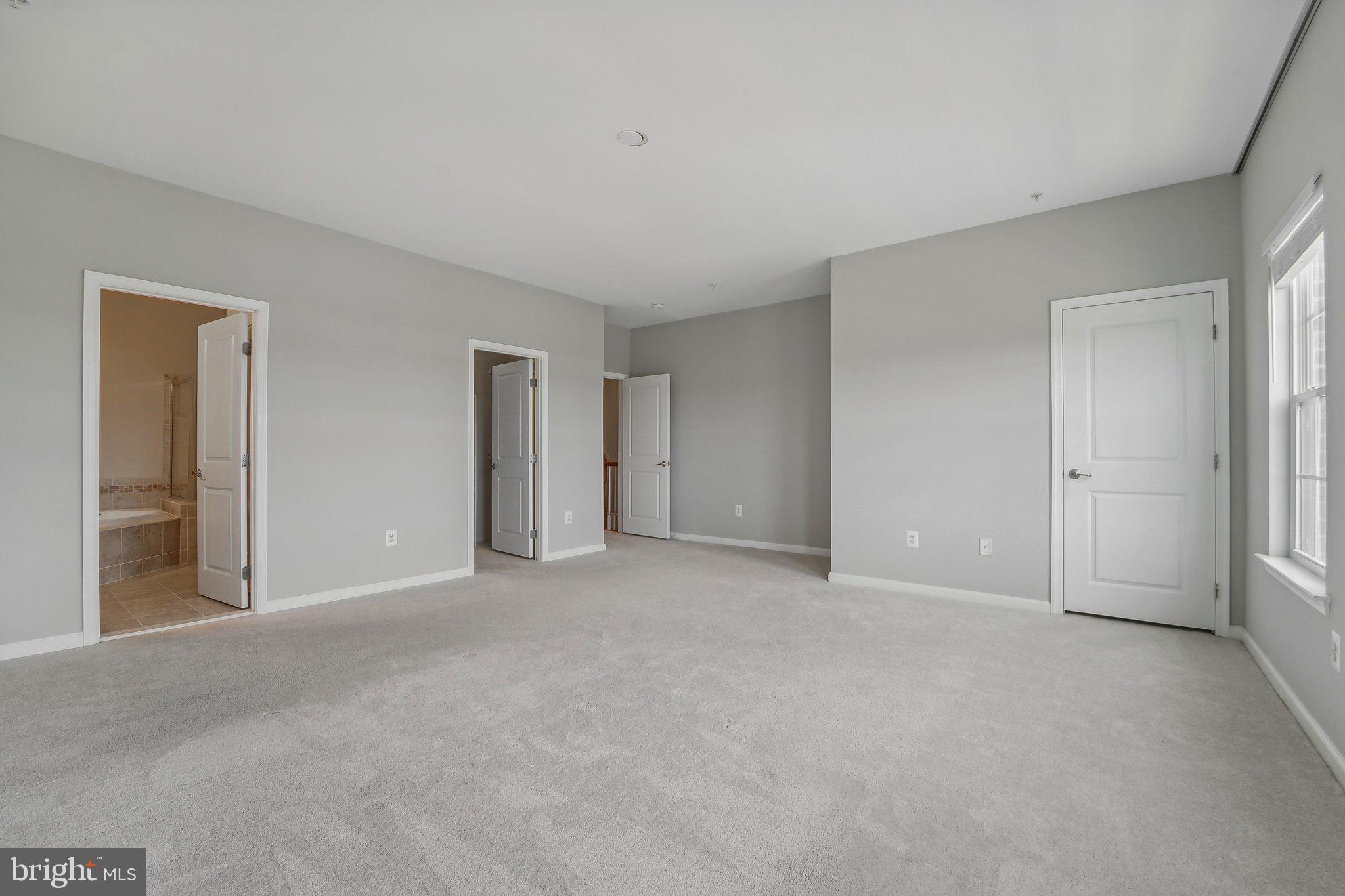 MARKET SQUARE - Residential