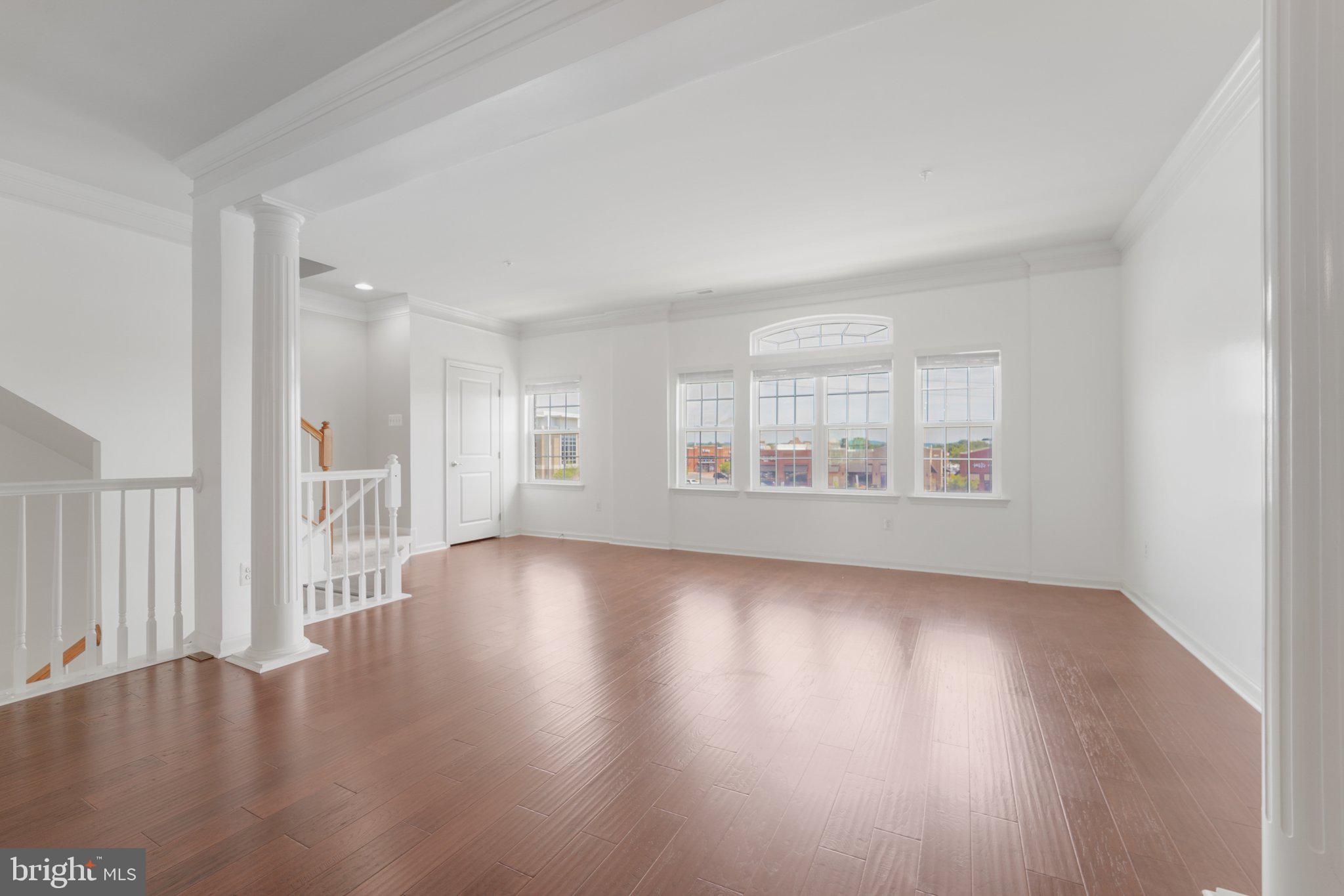 MARKET SQUARE - Residential