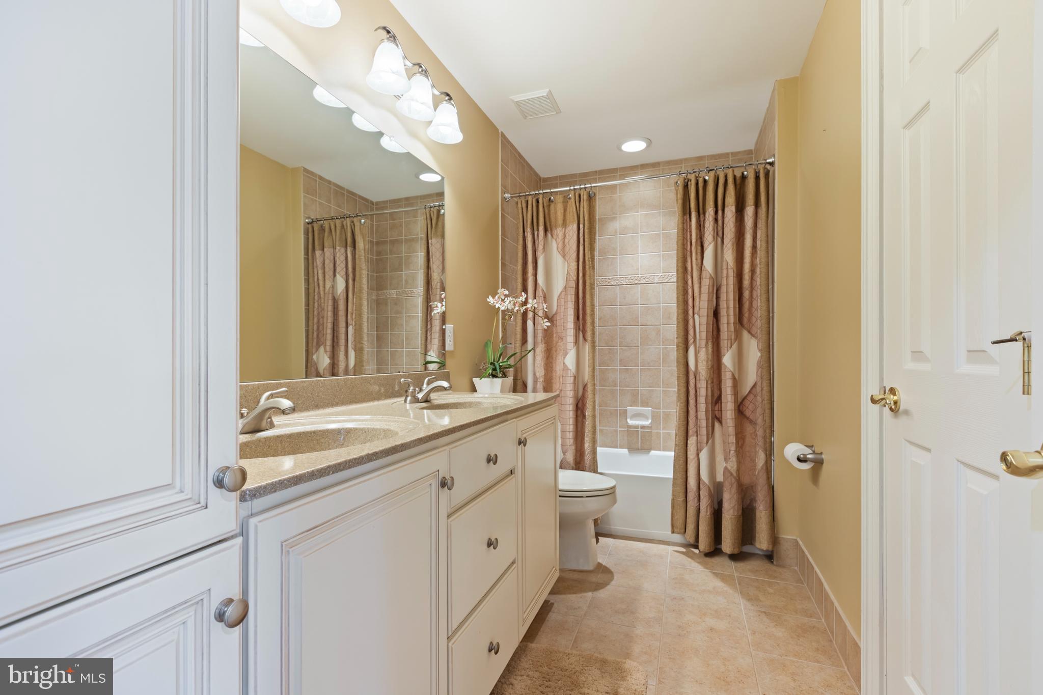 DELANCEY COURT - Residential