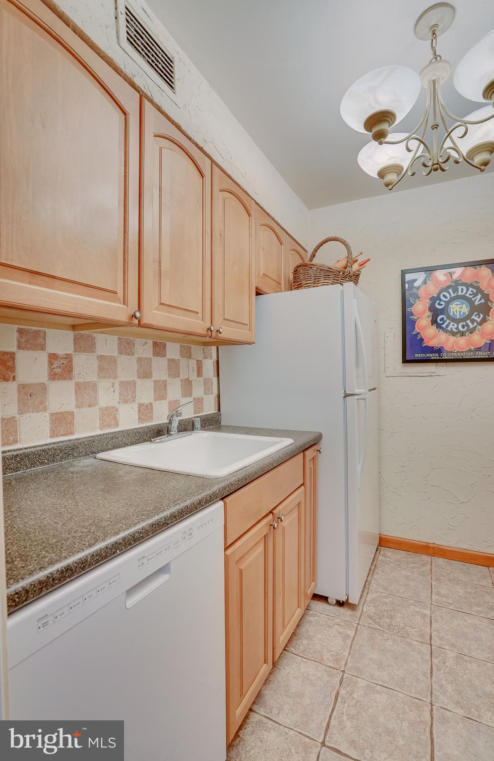 LAKE ANNE OF RESTON - Residential