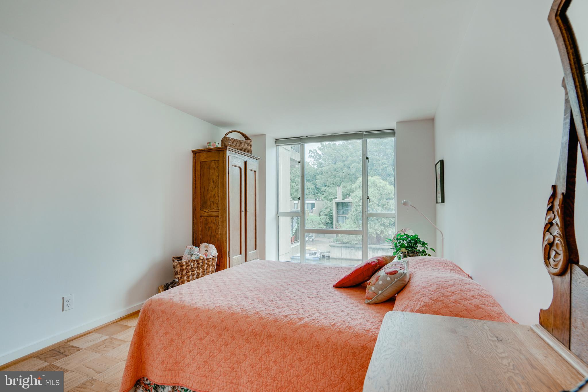 LAKE ANNE OF RESTON - Residential