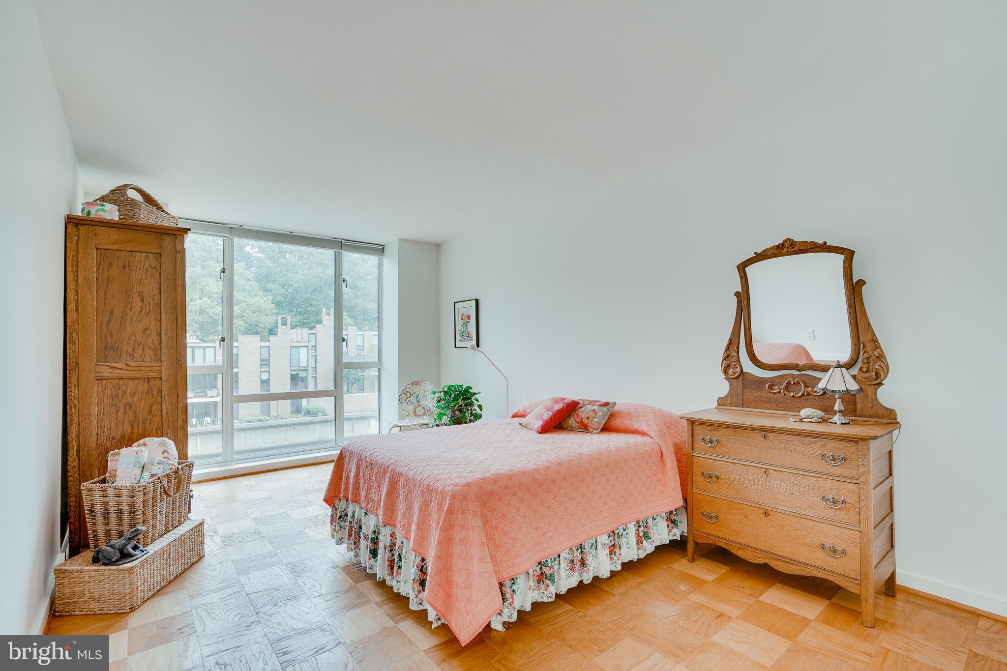 LAKE ANNE OF RESTON - Residential