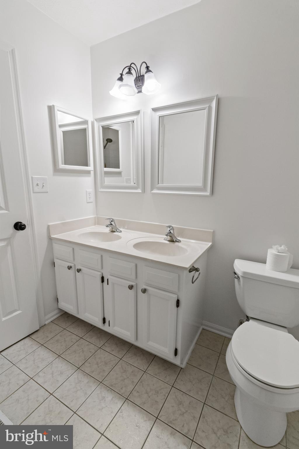 VISTA WOODS - Residential