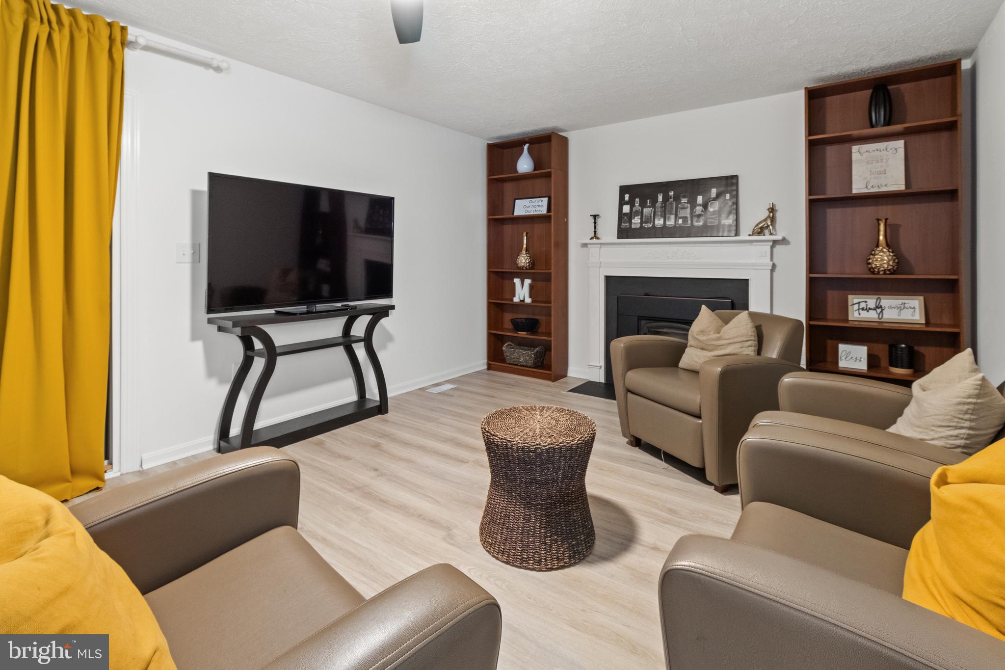 VISTA WOODS - Residential