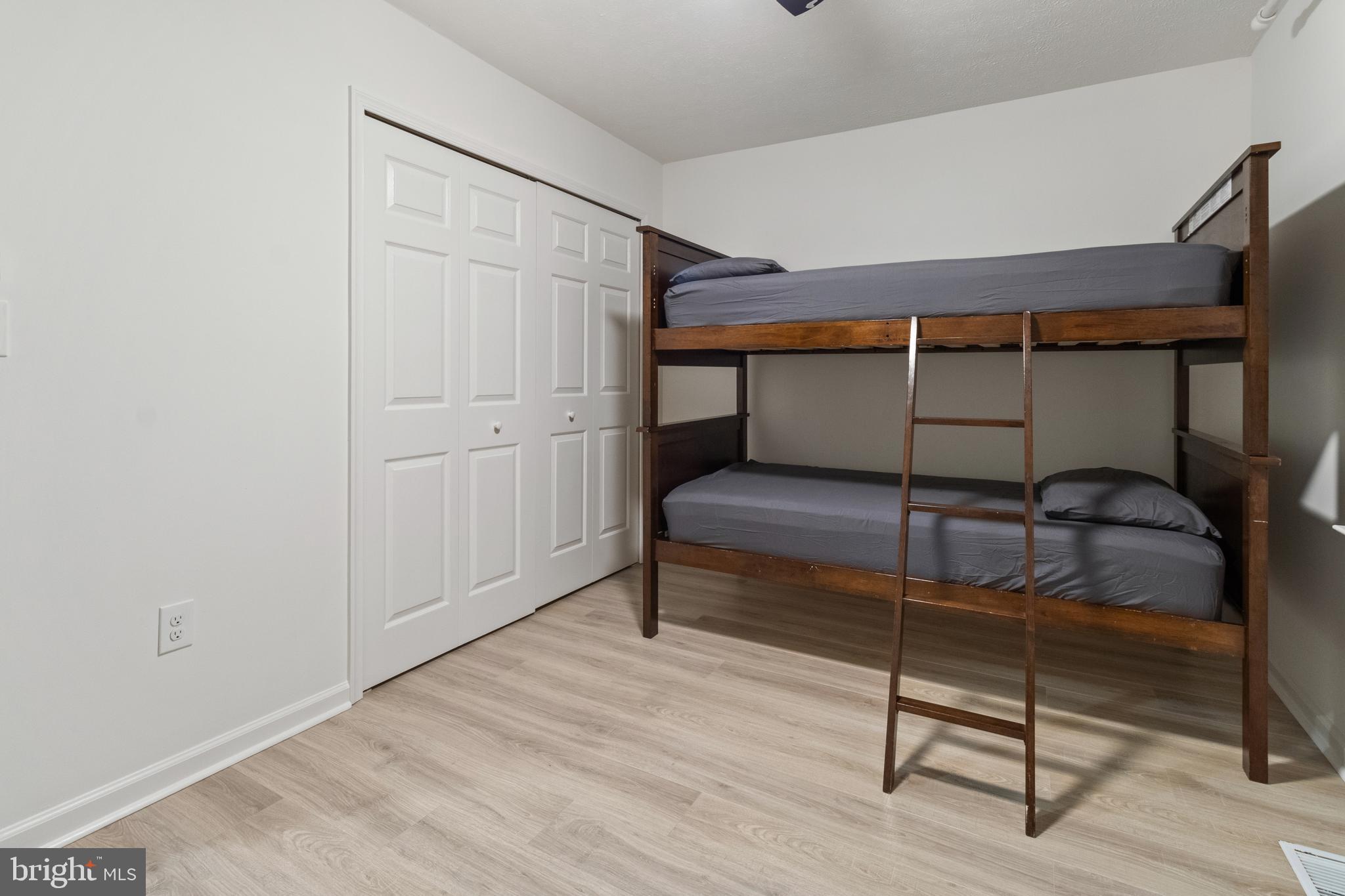 VISTA WOODS - Residential