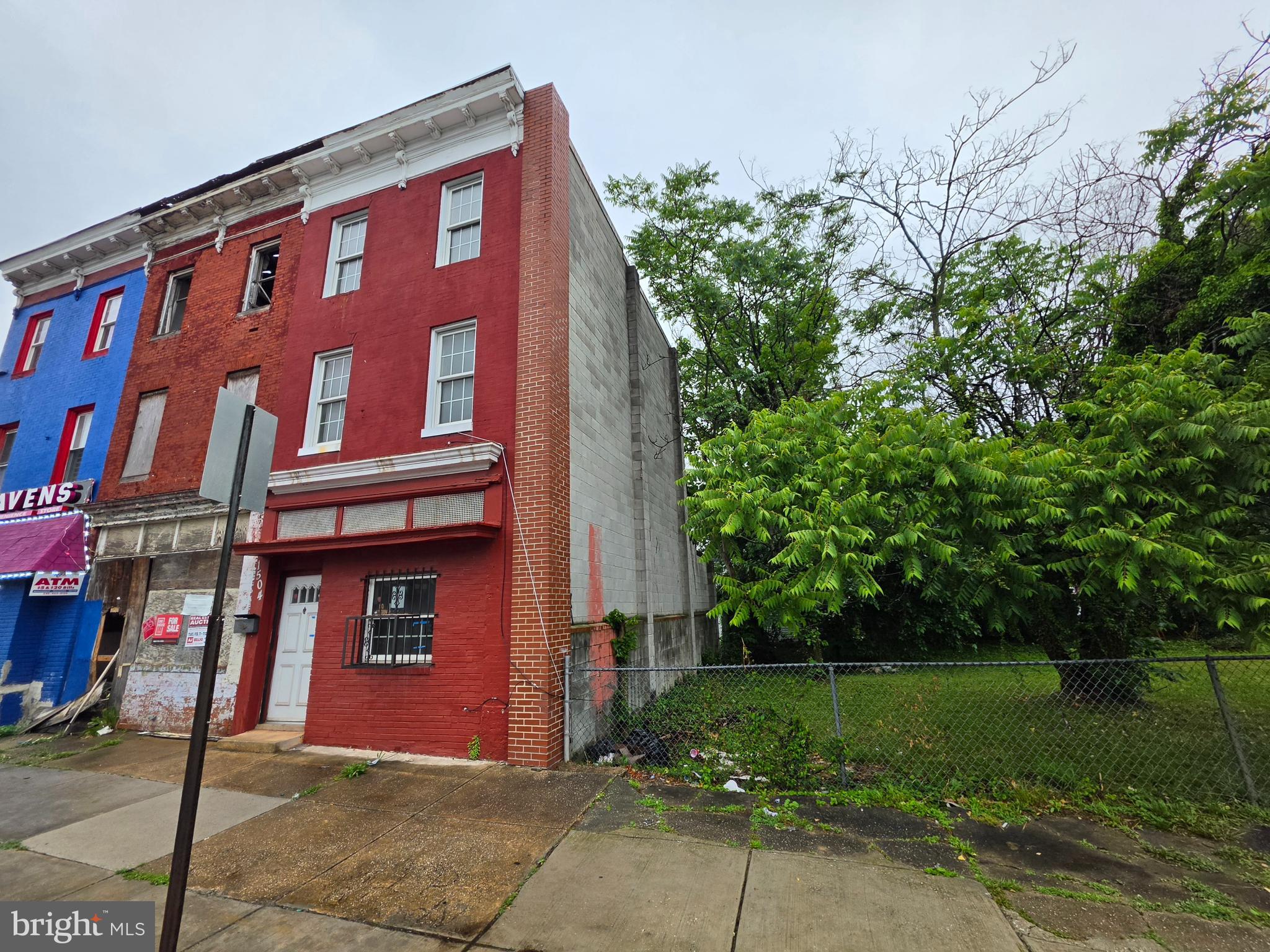 BROADWAY EAST - Residential