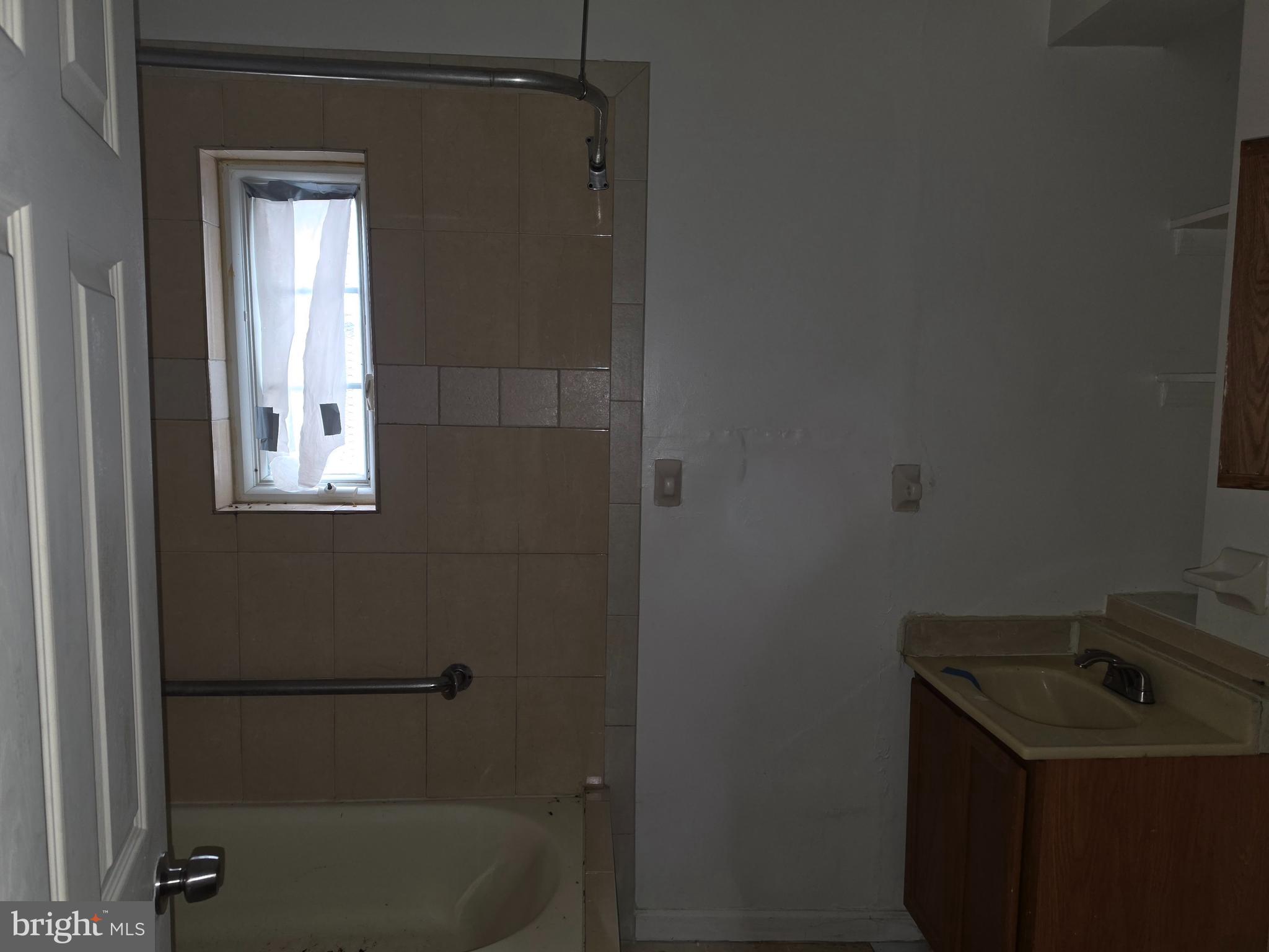 BROADWAY EAST - Residential