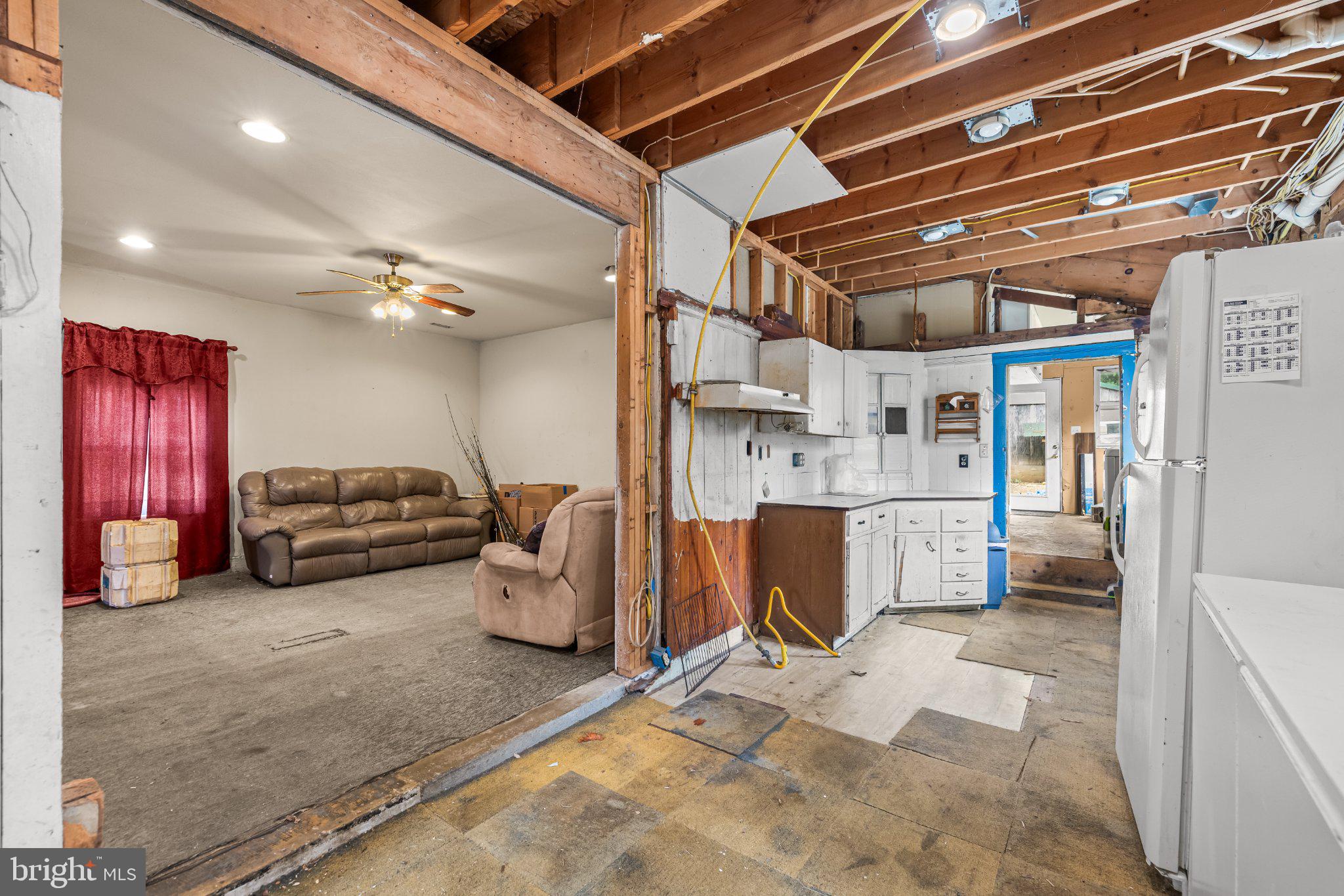 404 DYER AVENUE
