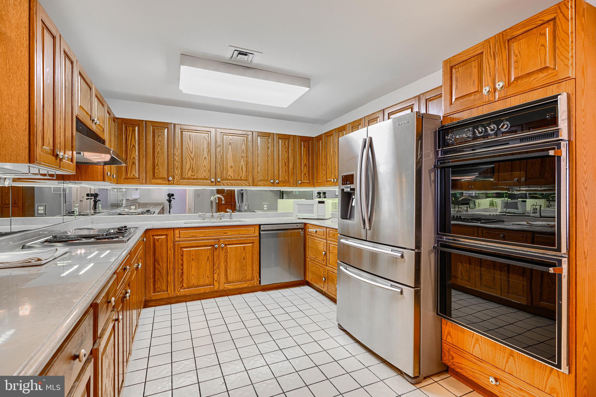 INNER HARBOR - Residential Lease