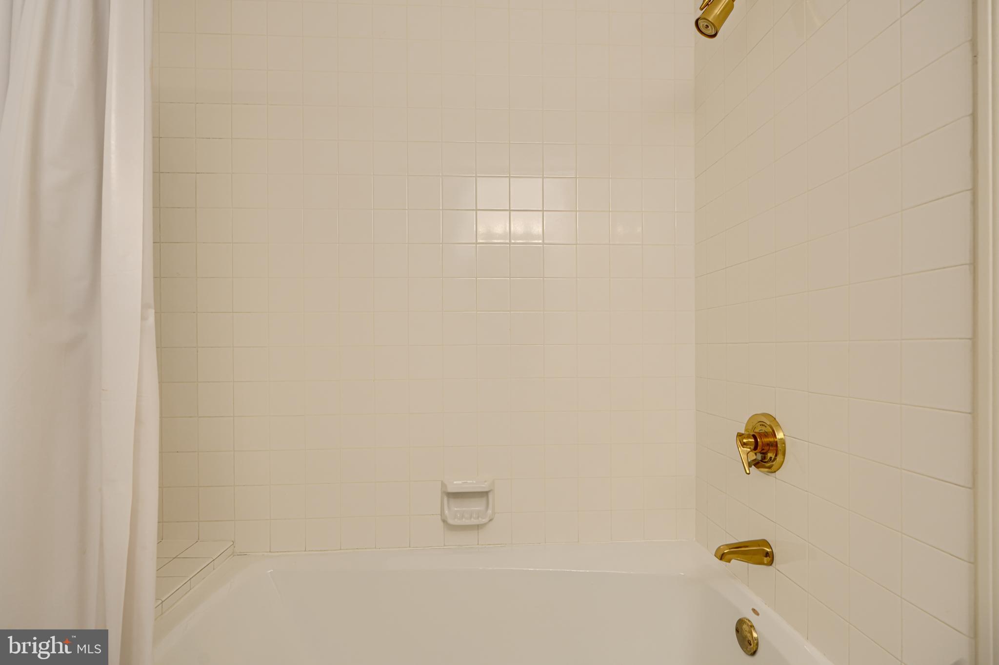 INNER HARBOR - Residential Lease