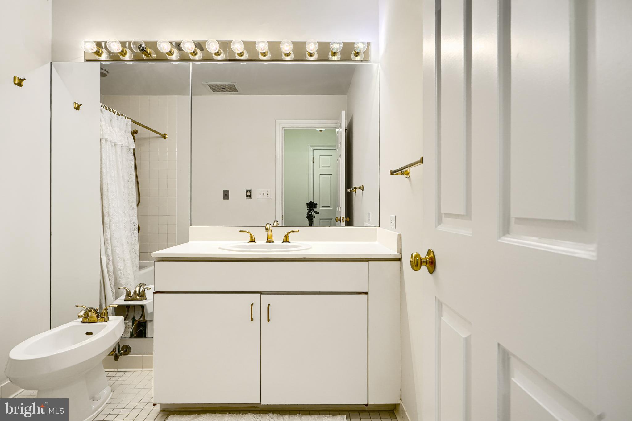 INNER HARBOR - Residential Lease