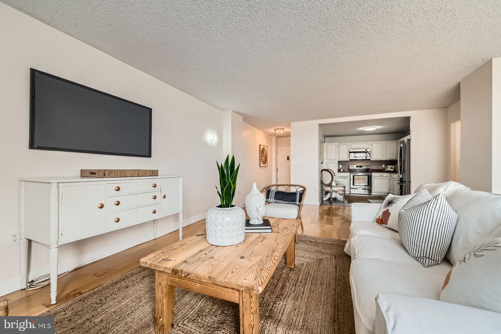 RIDGELY TOWSON CENTER - Residential