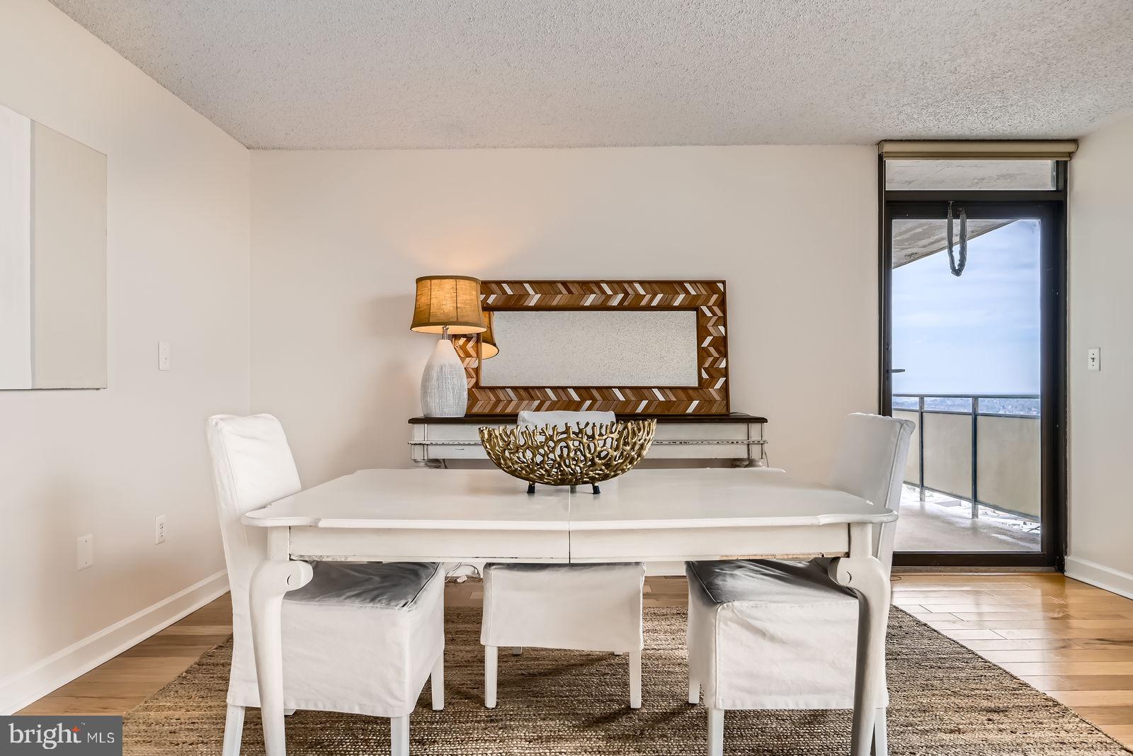 RIDGELY TOWSON CENTER - Residential