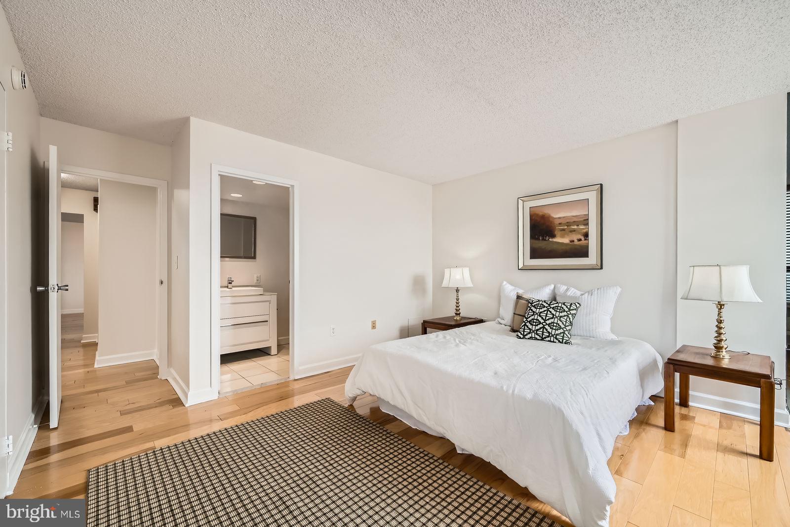 RIDGELY TOWSON CENTER - Residential