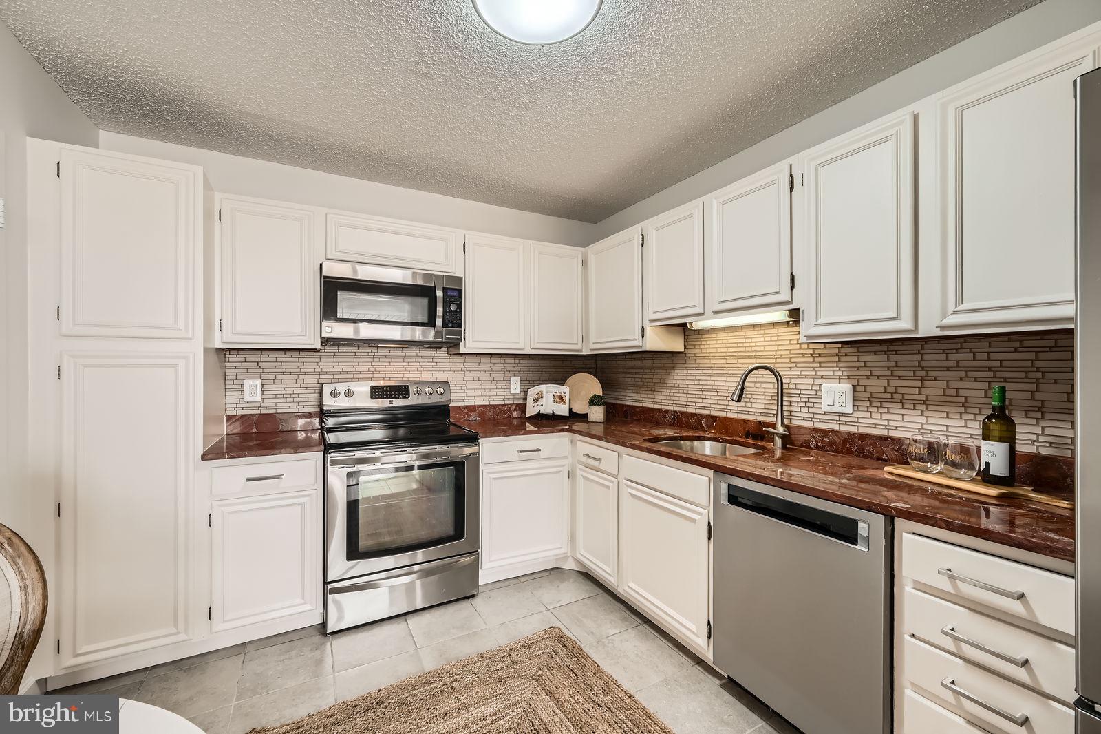 RIDGELY TOWSON CENTER - Residential