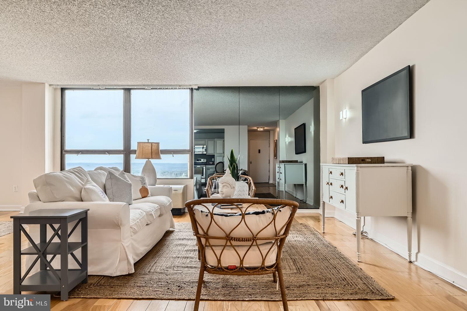 RIDGELY TOWSON CENTER - Residential