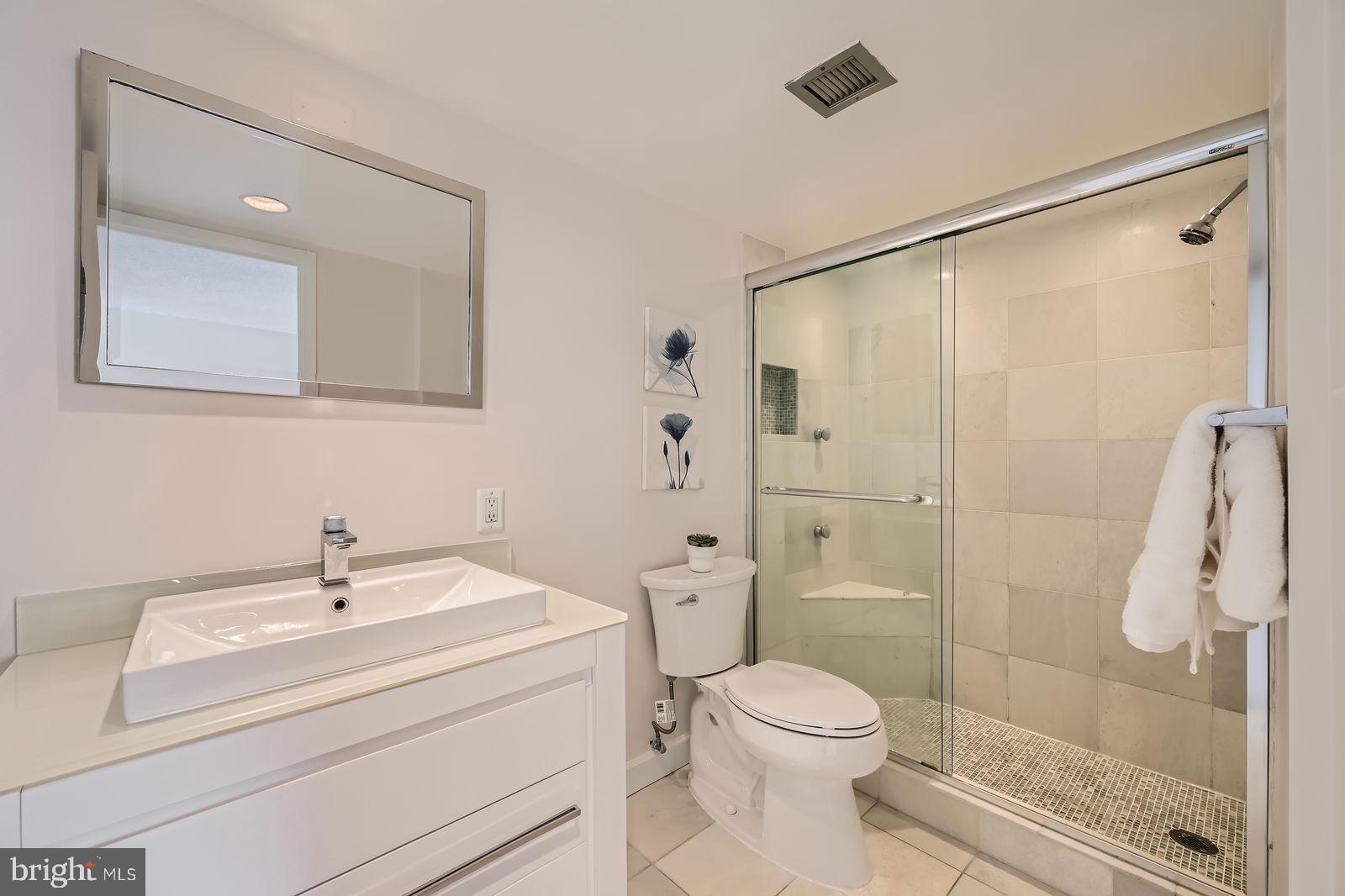 RIDGELY TOWSON CENTER - Residential