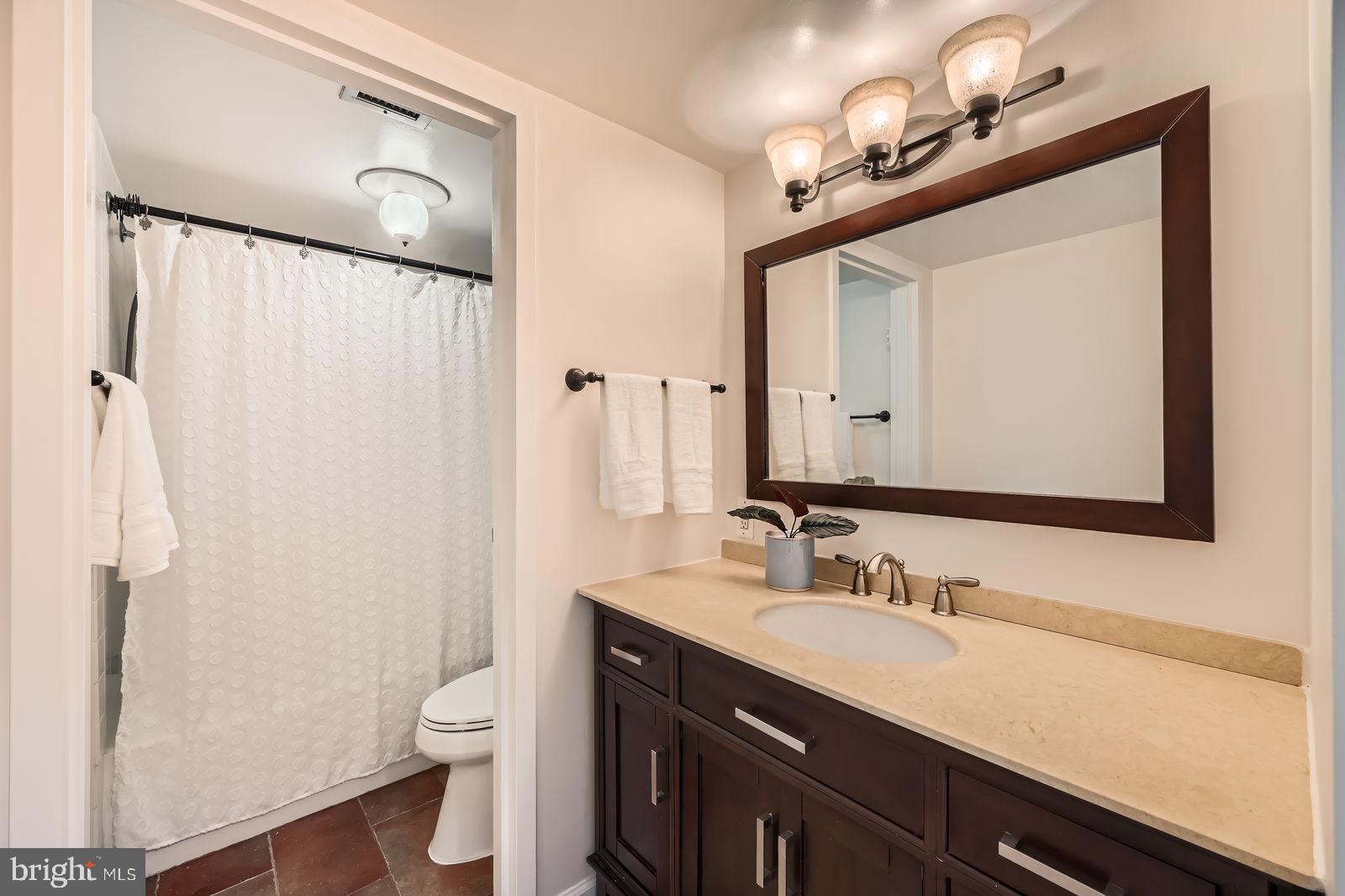 RIDGELY TOWSON CENTER - Residential