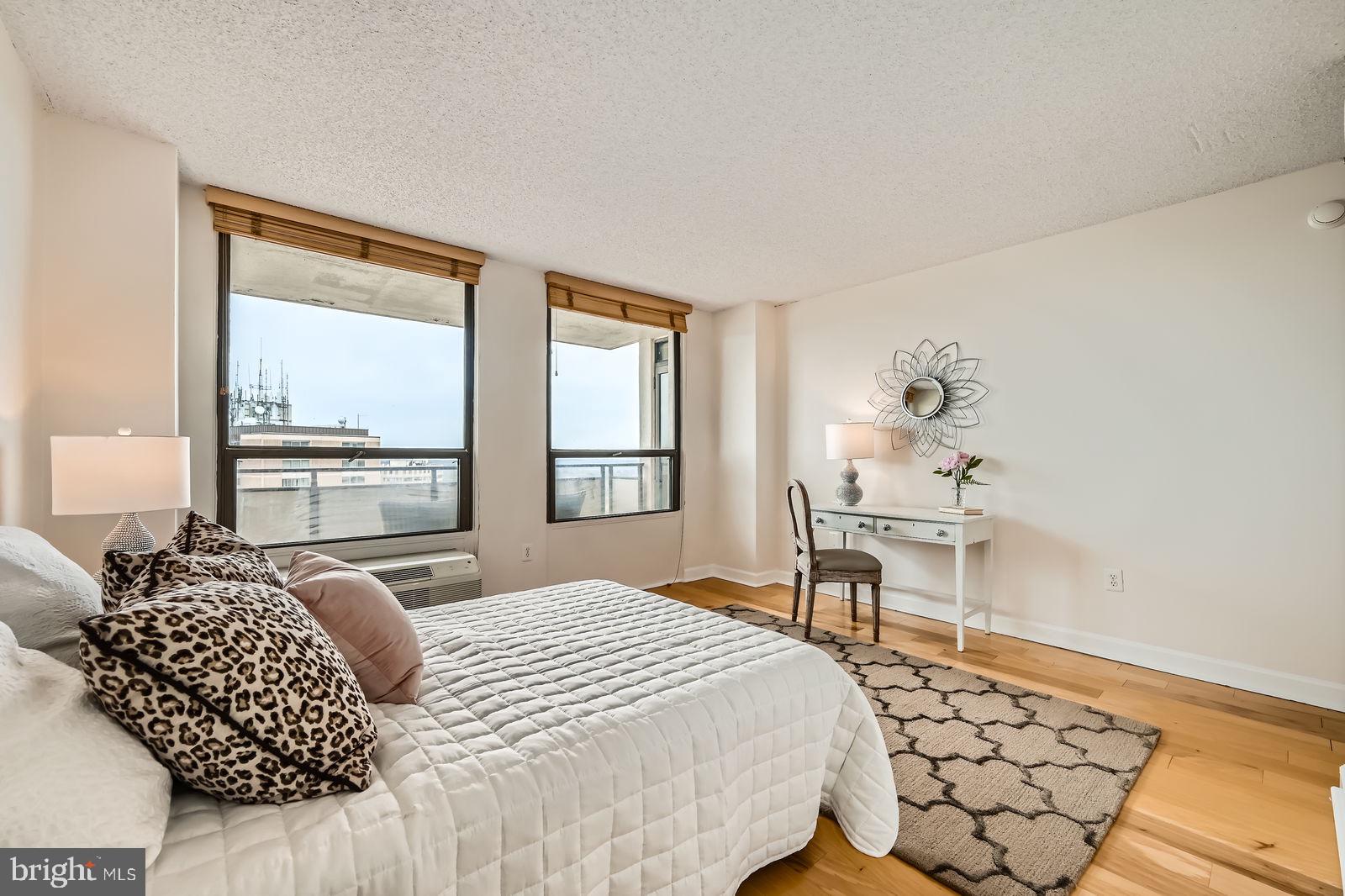 RIDGELY TOWSON CENTER - Residential