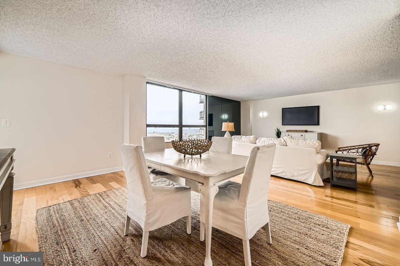 RIDGELY TOWSON CENTER - Residential