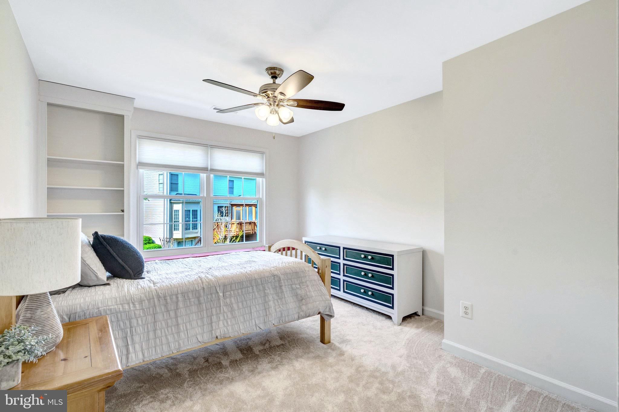 ASHBURN FARM - Residential