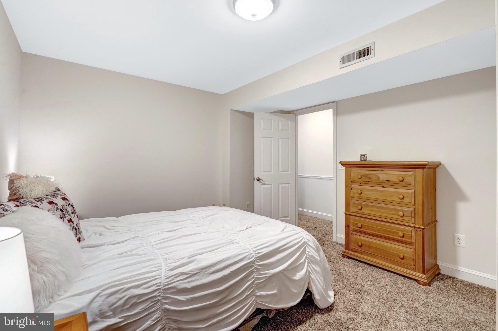 ASHBURN FARM - Residential