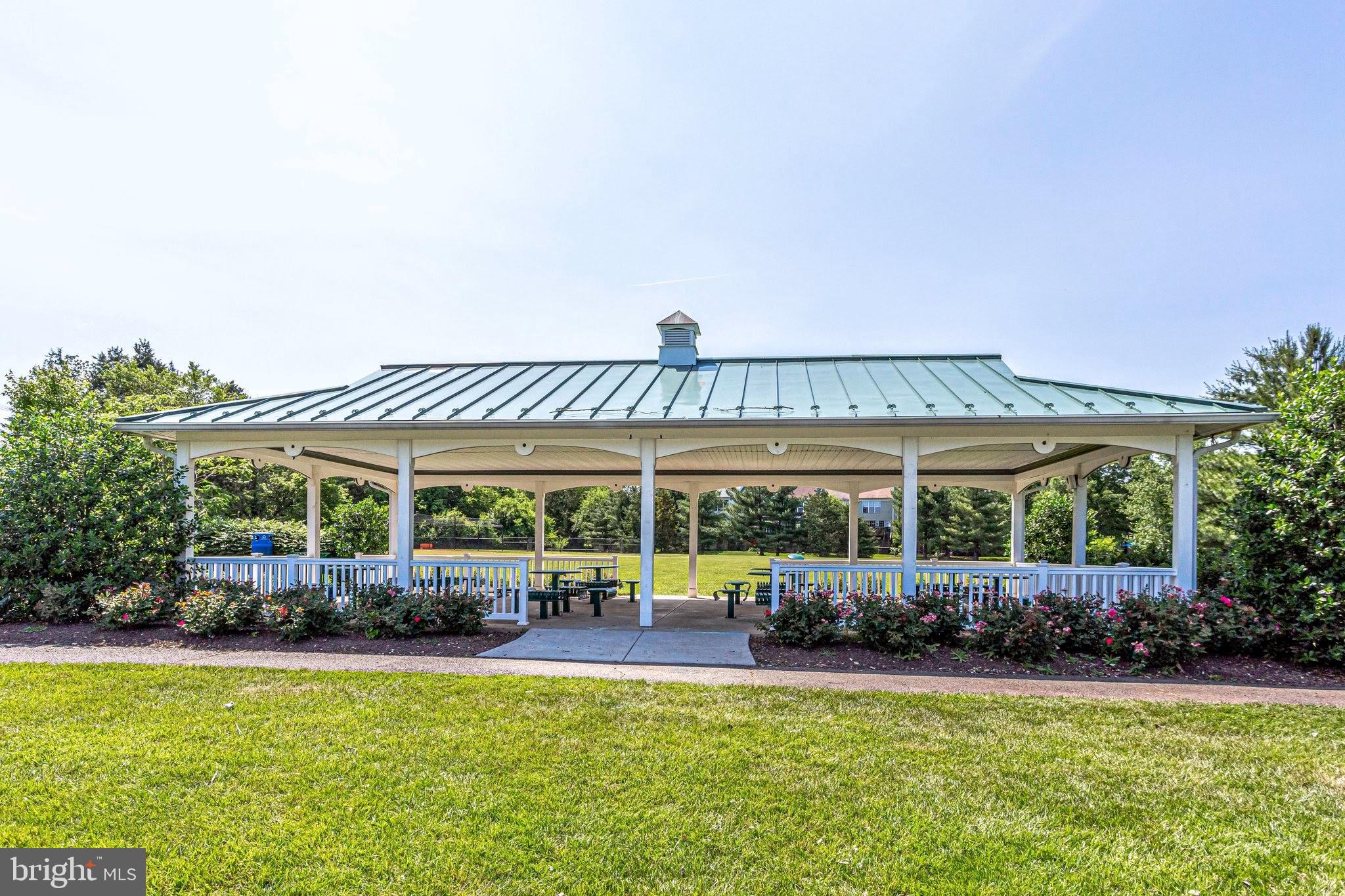 ASHBURN FARM - Residential