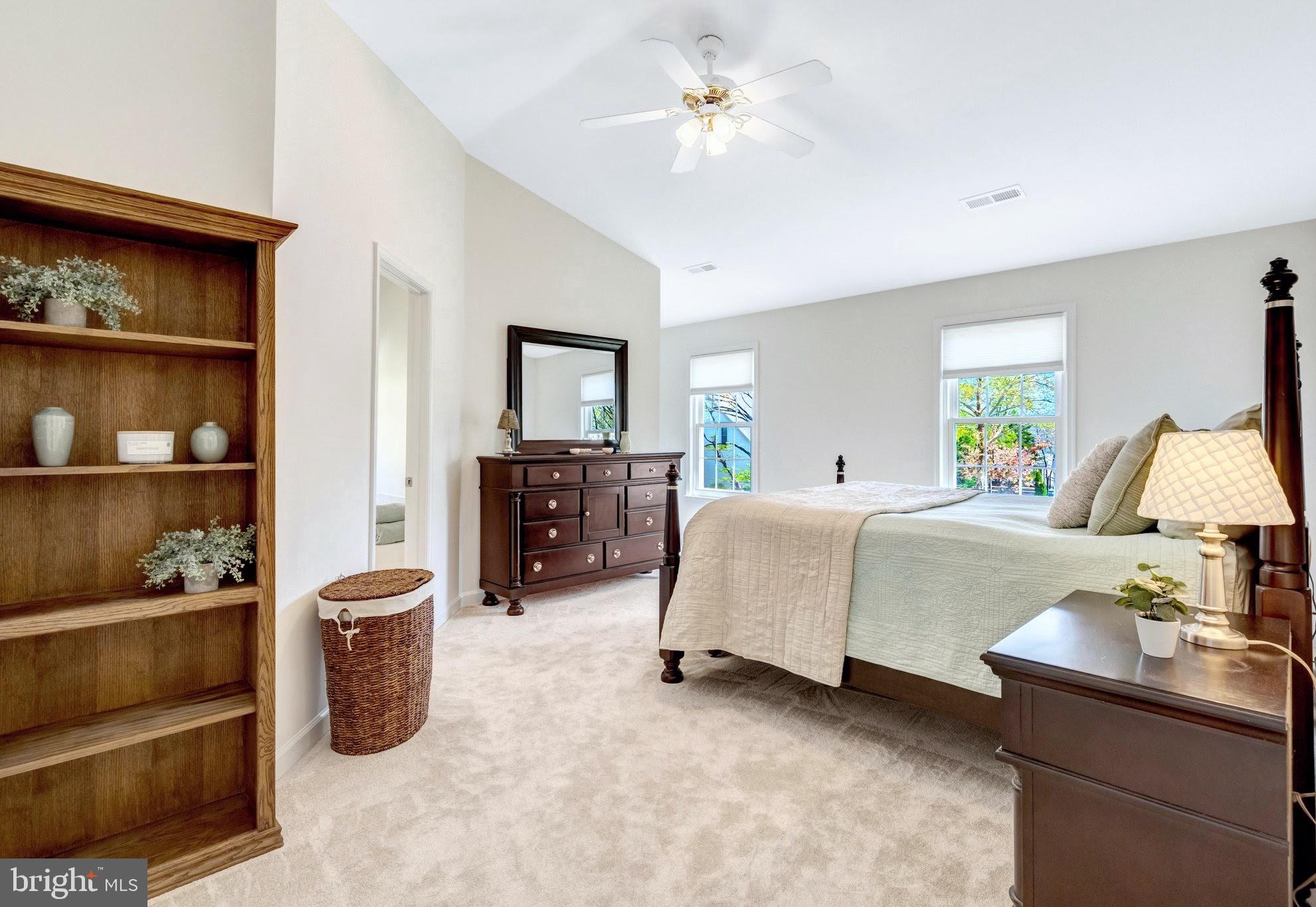 ASHBURN FARM - Residential