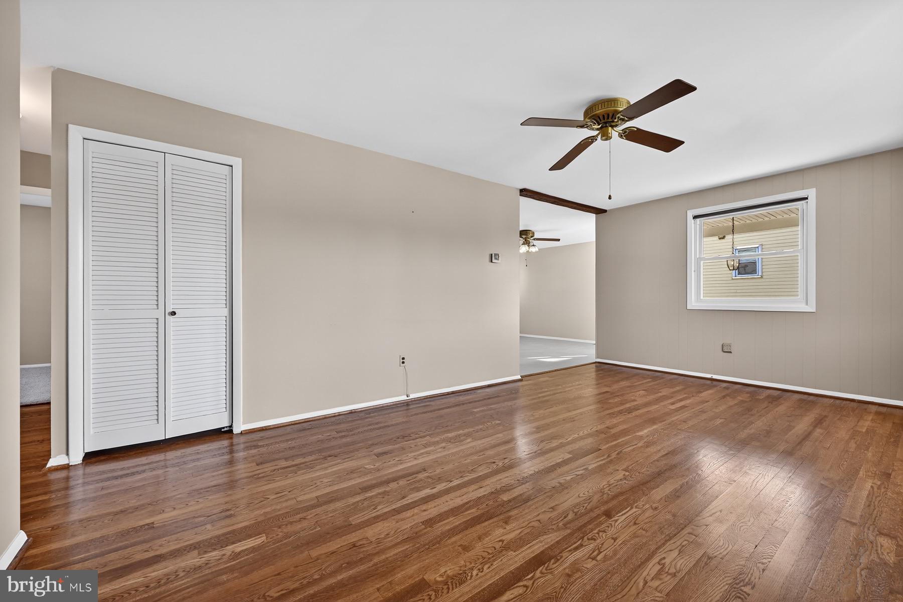 PLEASANTVILLE - Residential