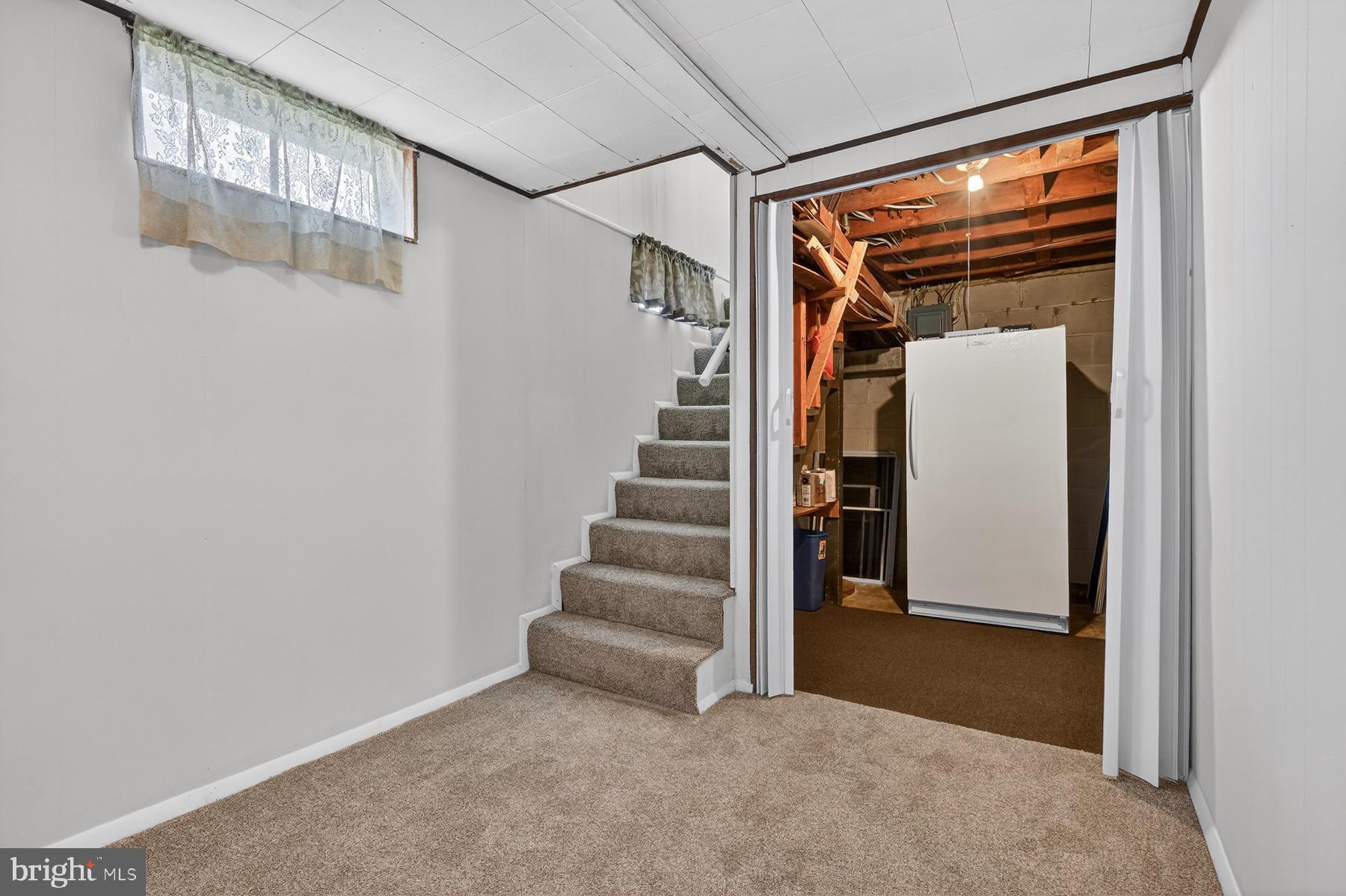 PLEASANTVILLE - Residential