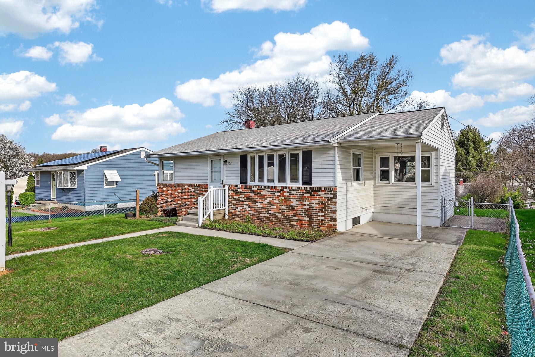 PLEASANTVILLE - Residential