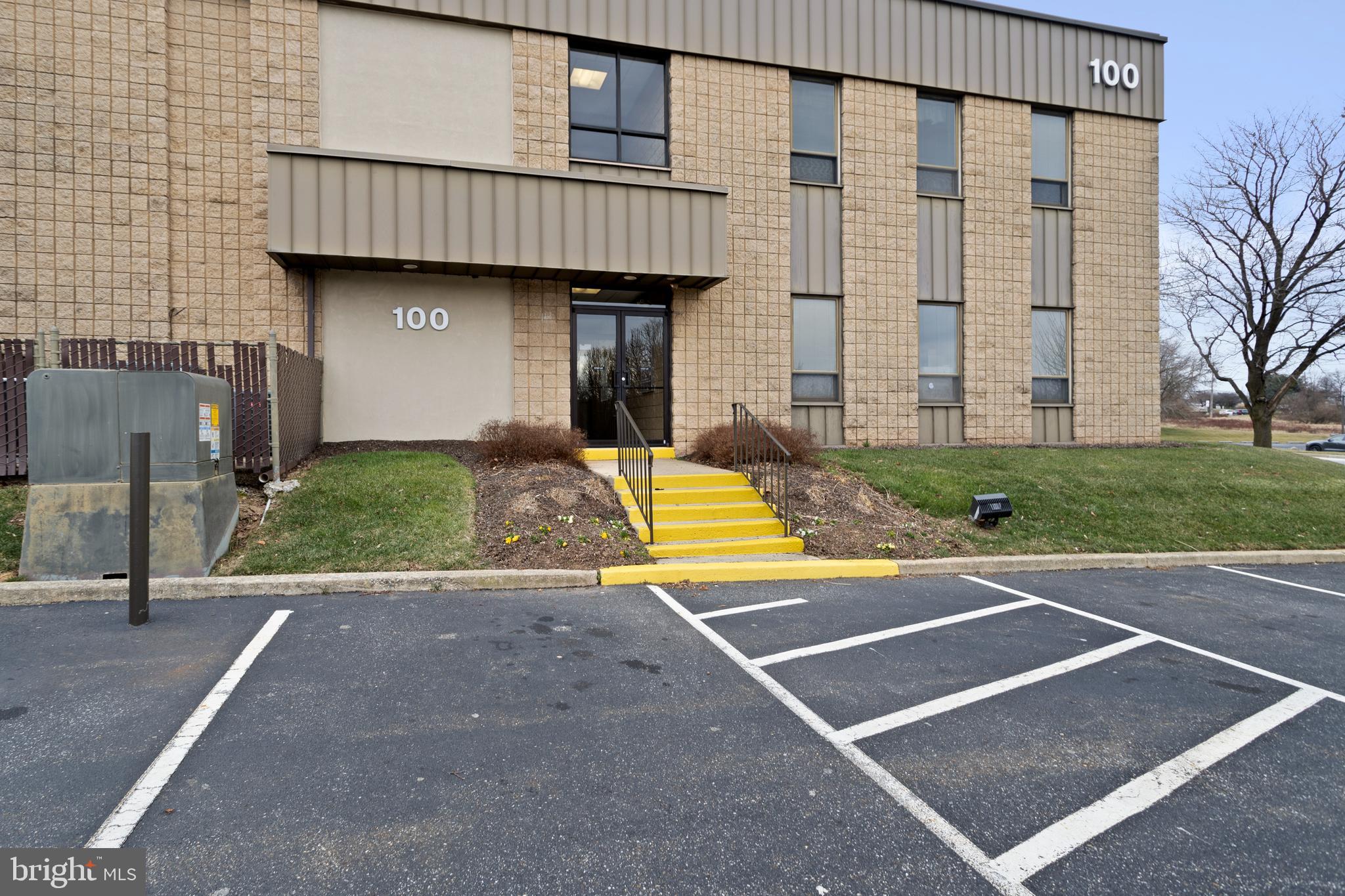 6 DICKINSON DRIVE 114