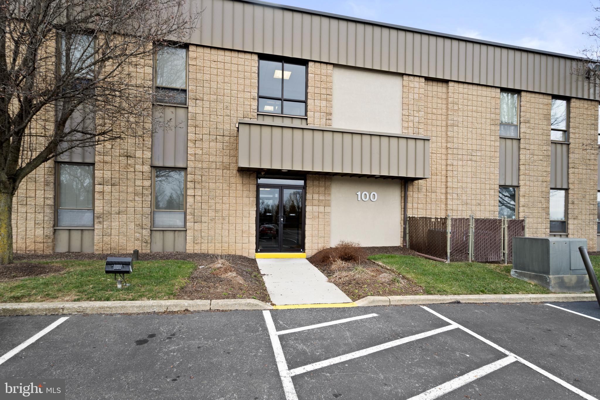 6 DICKINSON DRIVE 114