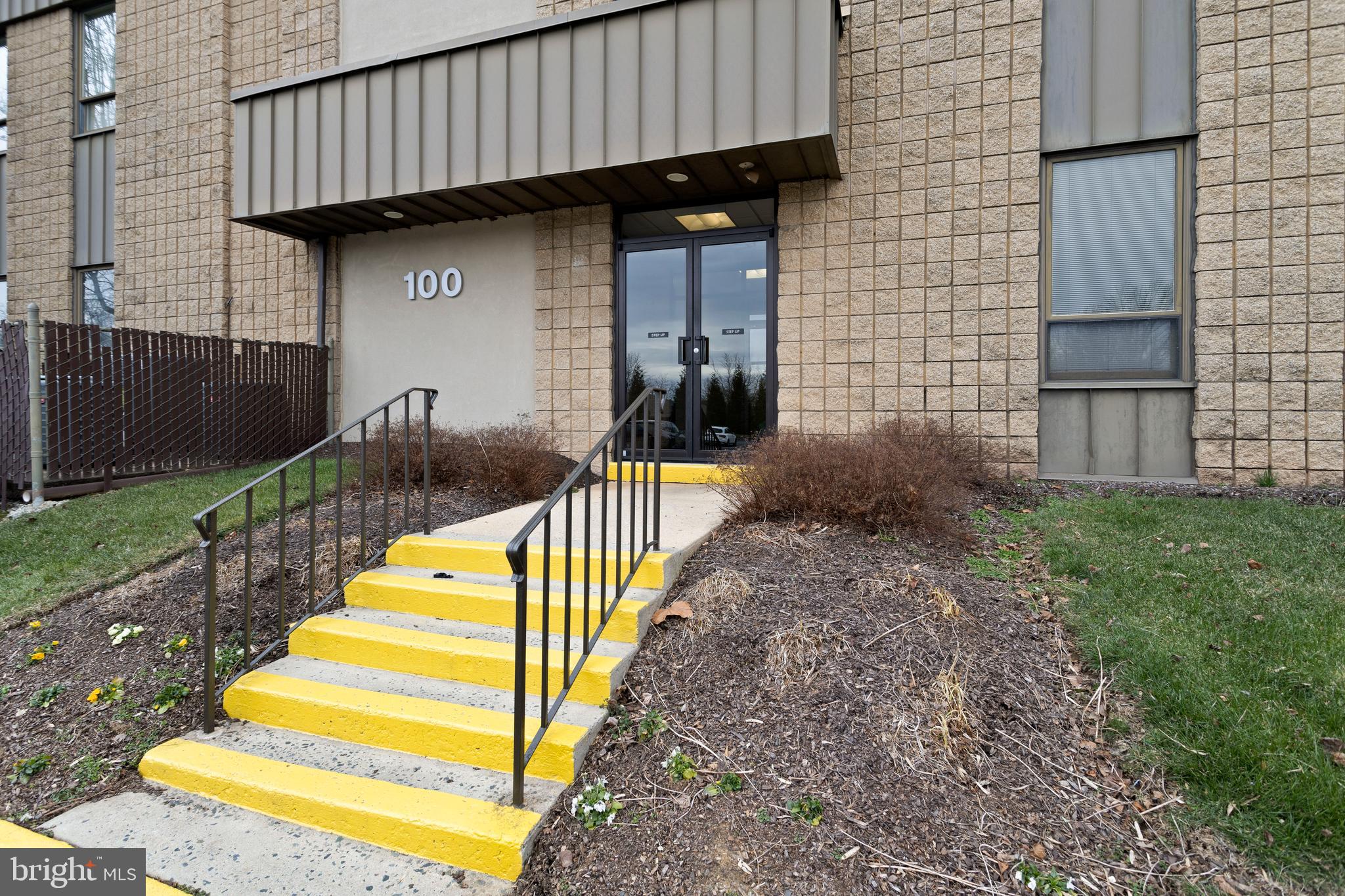 6 DICKINSON DRIVE 114