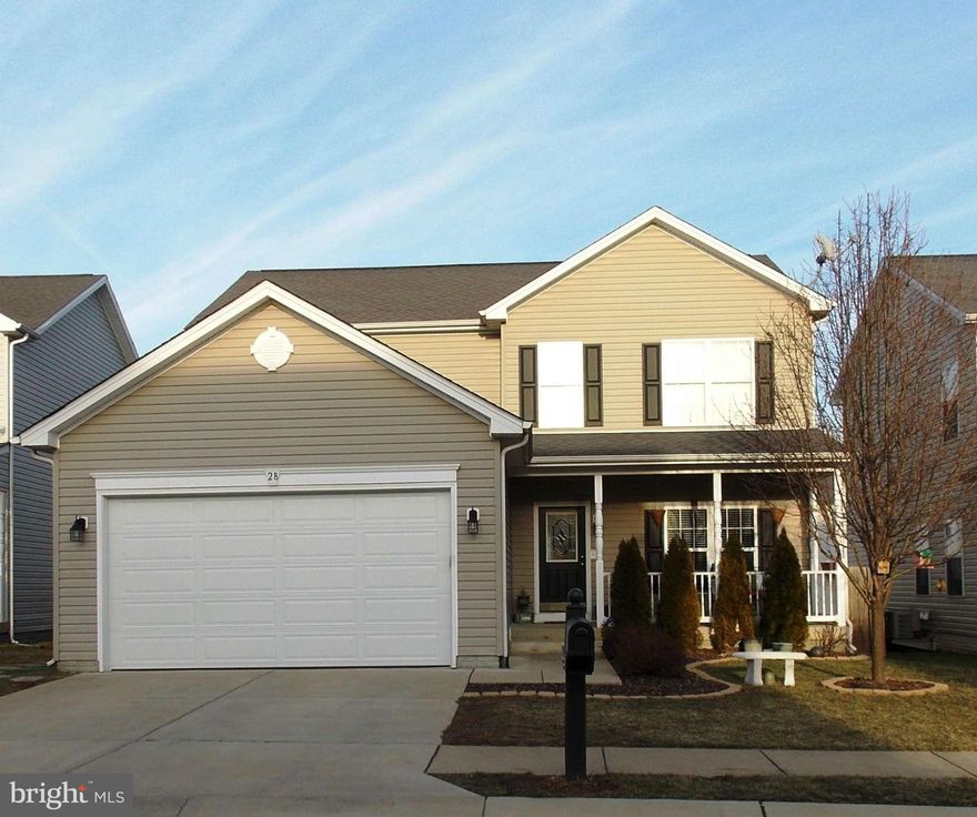 A Perfect Home for the Entertainer!  Warm and Inviting Family Room with Beamed Ceiling and Stone Fireplace, Sunny Island Kitchen with Stainless Steel Appliances, 27 X 12 Deck and Fenced Backyard, The Huge Master Suite boasts a Luxurious Master Bath and Walk In Closet.  More for the entertainer...  an Arcade like Recreation Room that will make everyone say WOW!