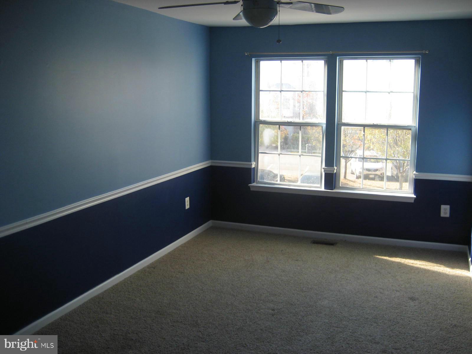 GLEN OAKS CONDOMINIUM - Residential Lease