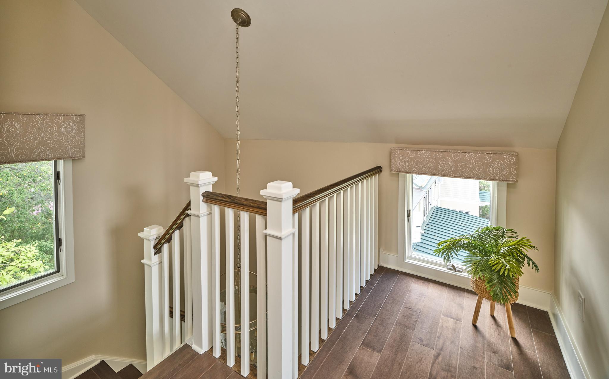 BARNES COURT CONDO - Residential