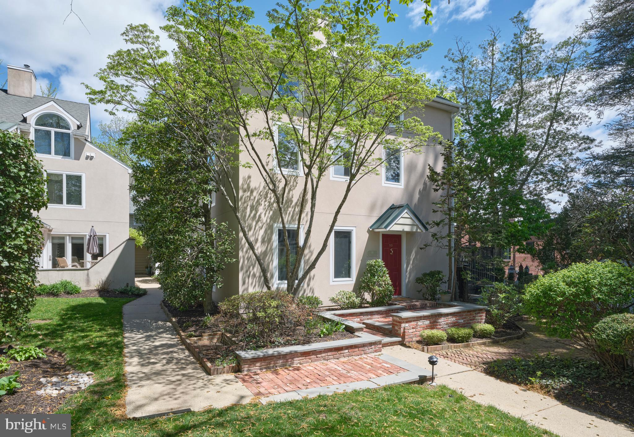 BARNES COURT CONDO - Residential