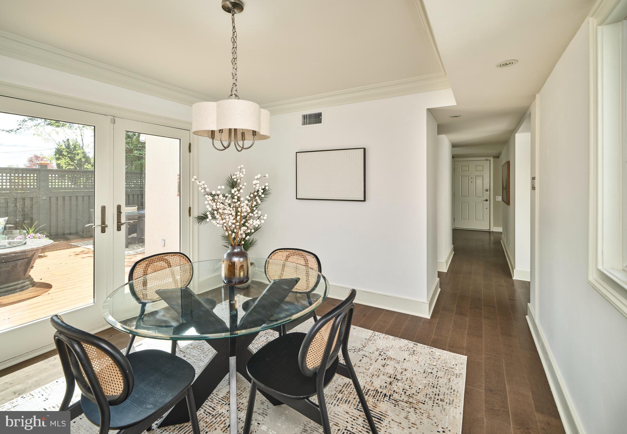 BARNES COURT CONDO - Residential