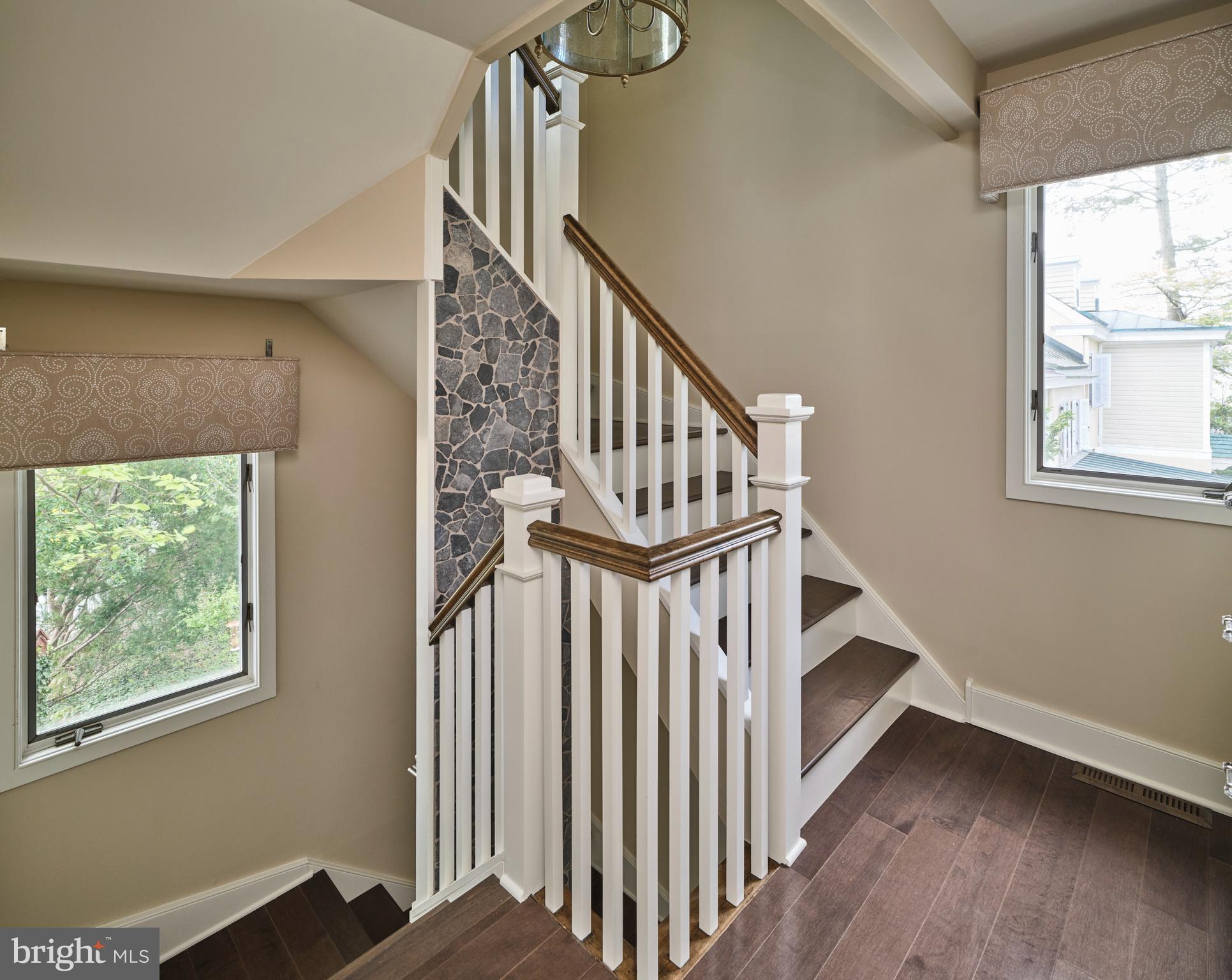 BARNES COURT CONDO - Residential