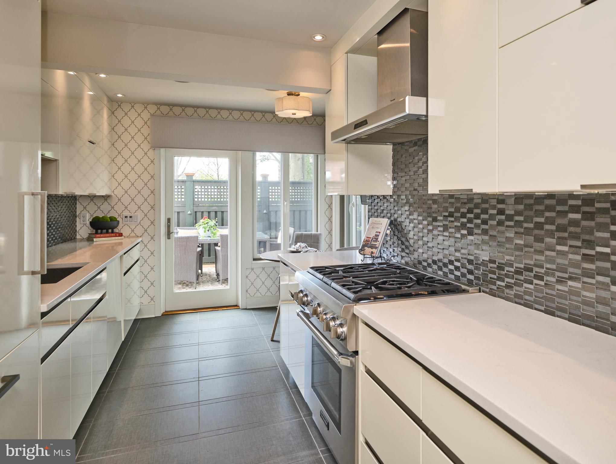 BARNES COURT CONDO - Residential