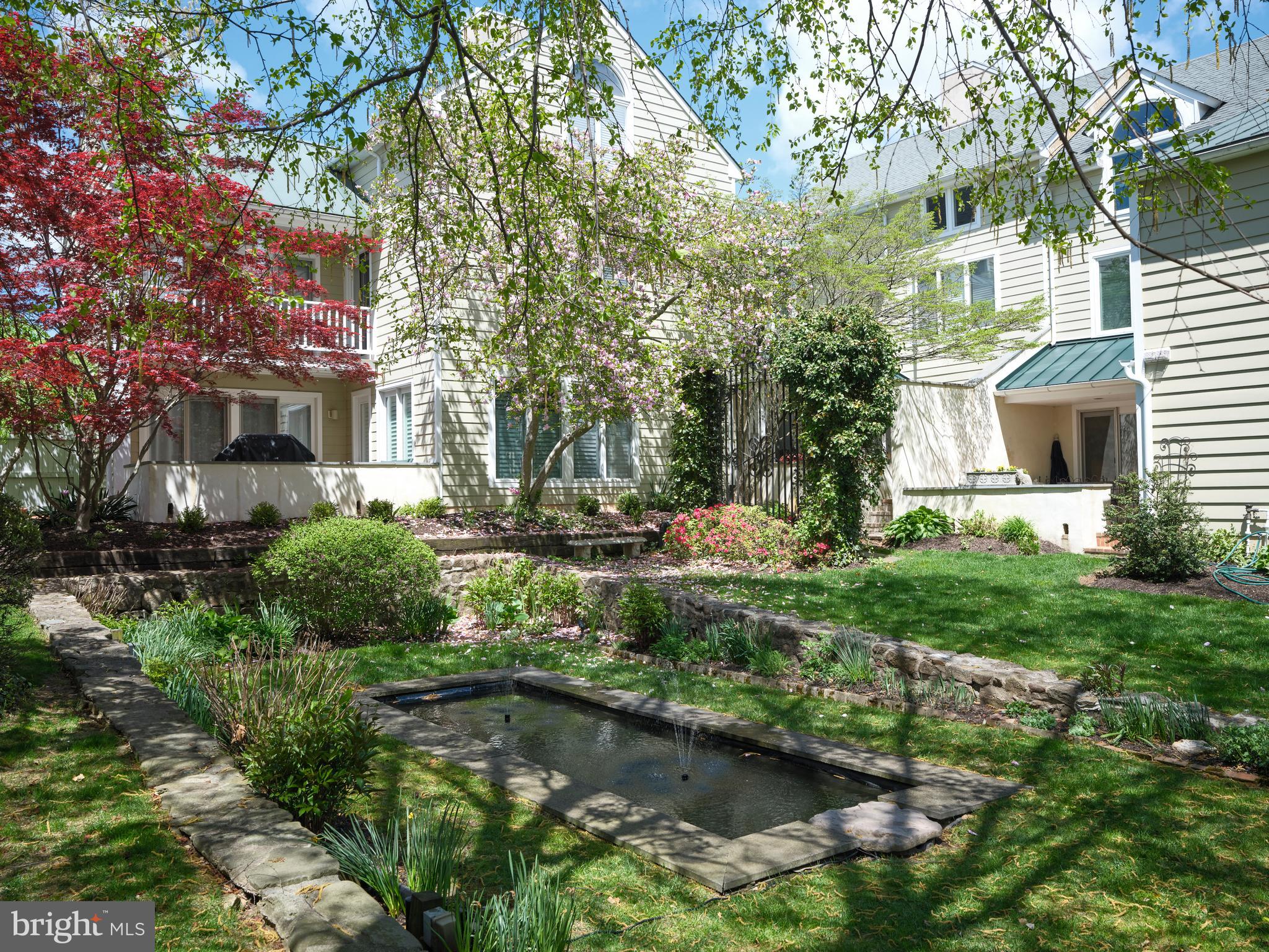 BARNES COURT CONDO - Residential