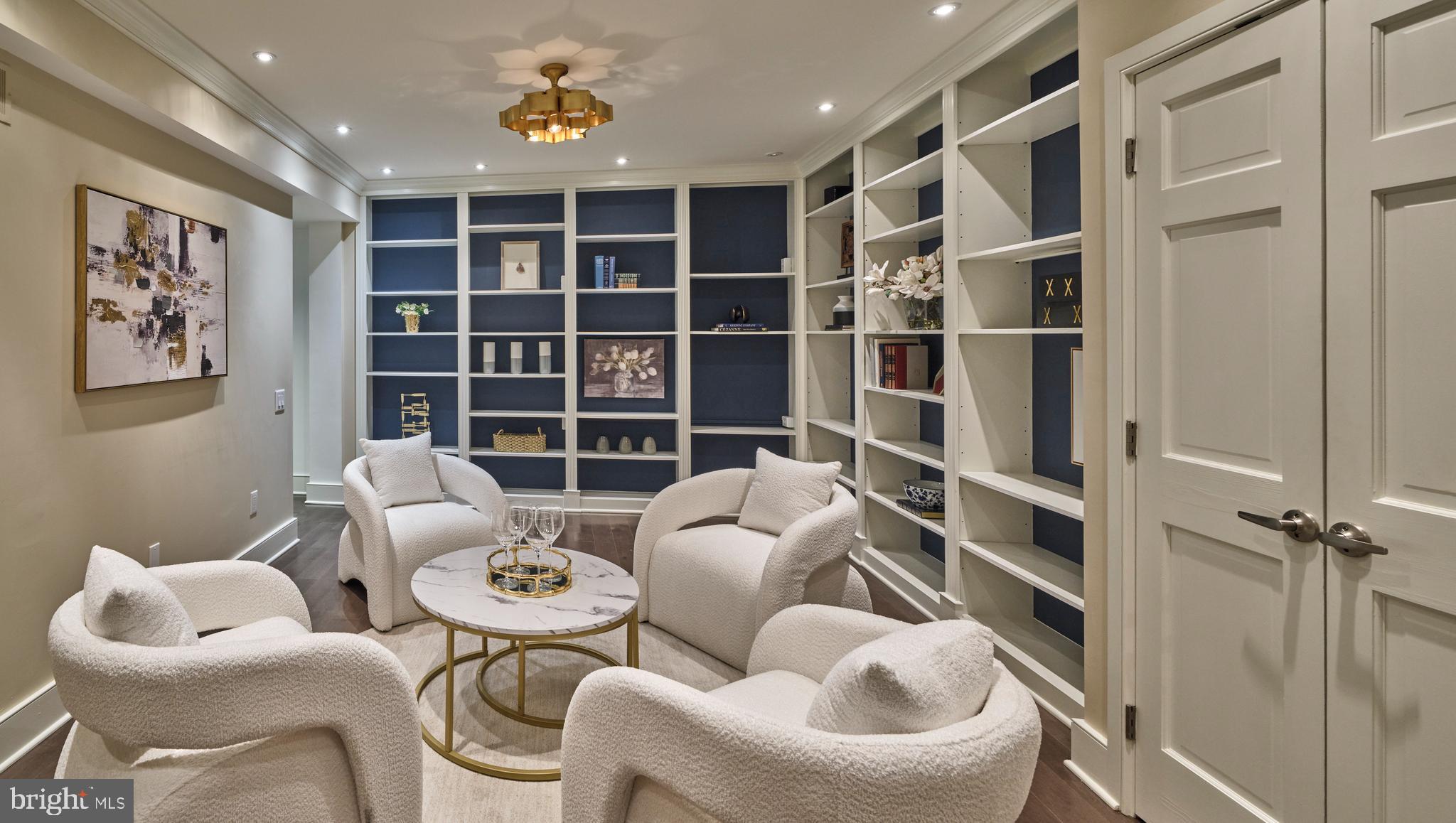 BARNES COURT CONDO - Residential
