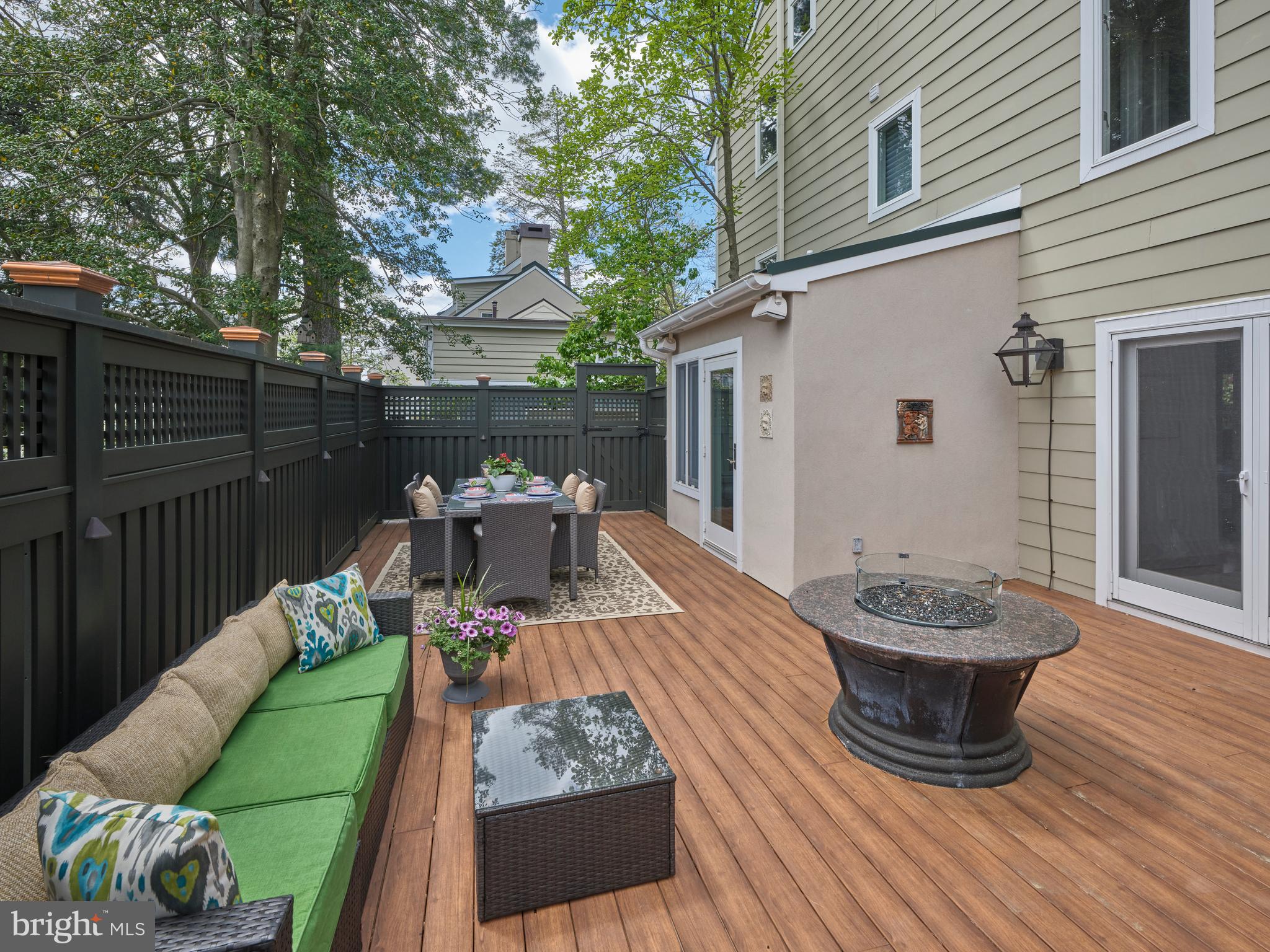 BARNES COURT CONDO - Residential