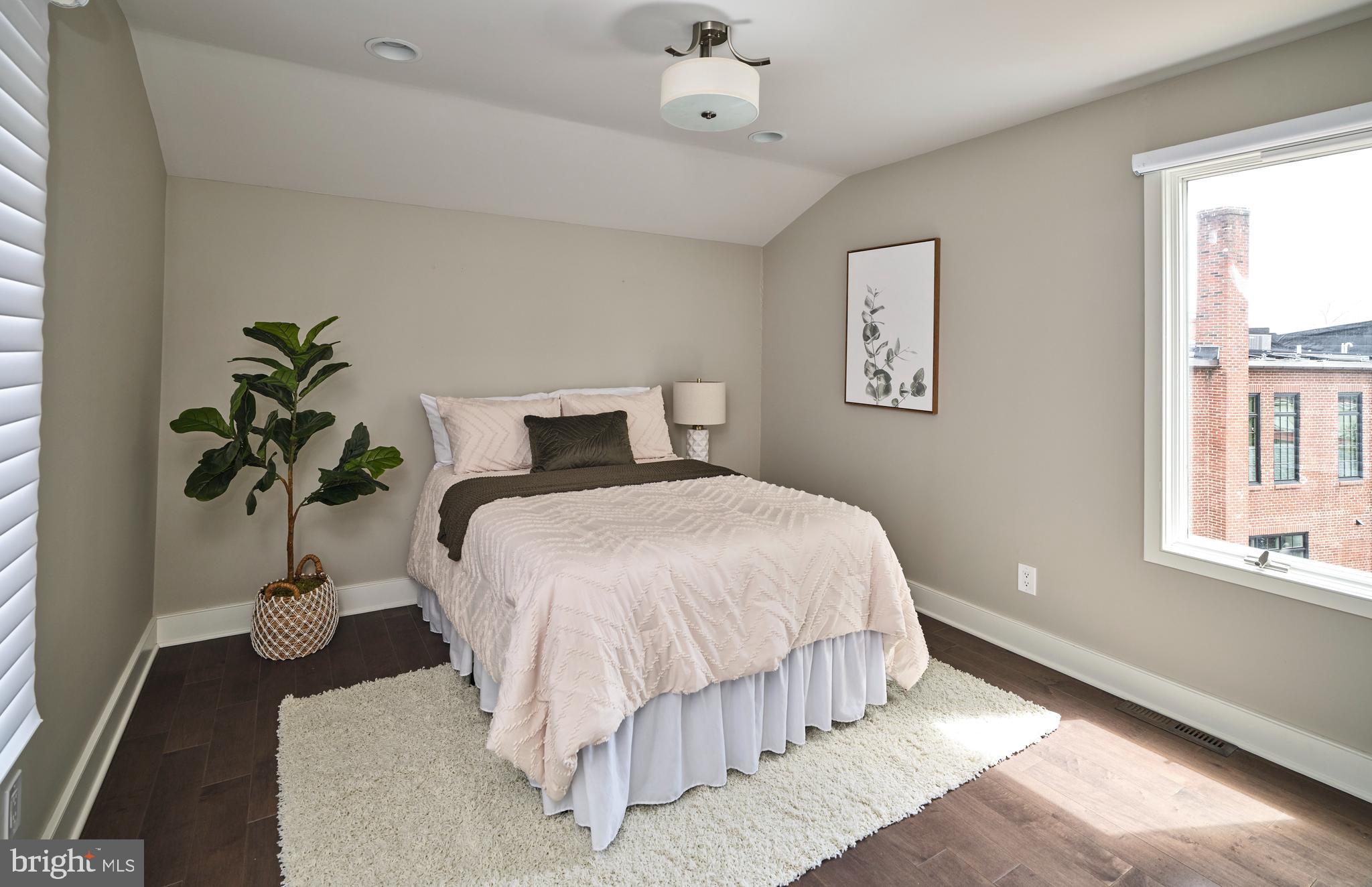 BARNES COURT CONDO - Residential